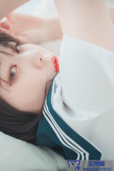 [DJAWA] Zia - Swimming Lessons