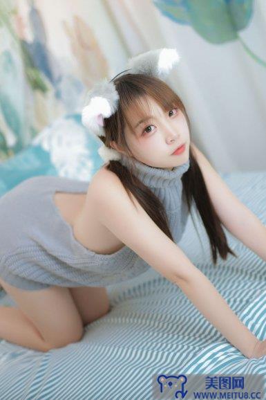 [二佐] NO.013 宠物少女 私房露背毛衣