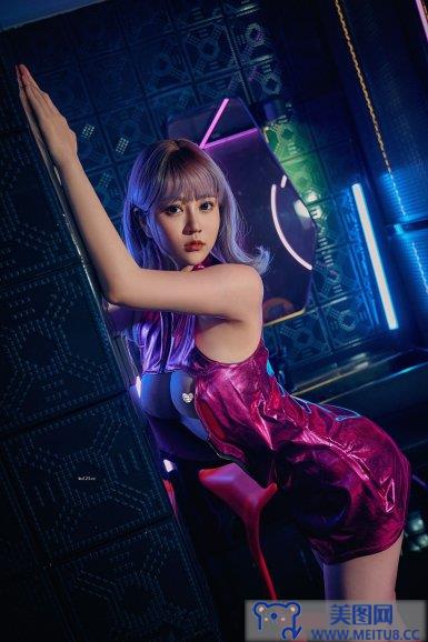 [年年nnian] NO.057 赛博女孩