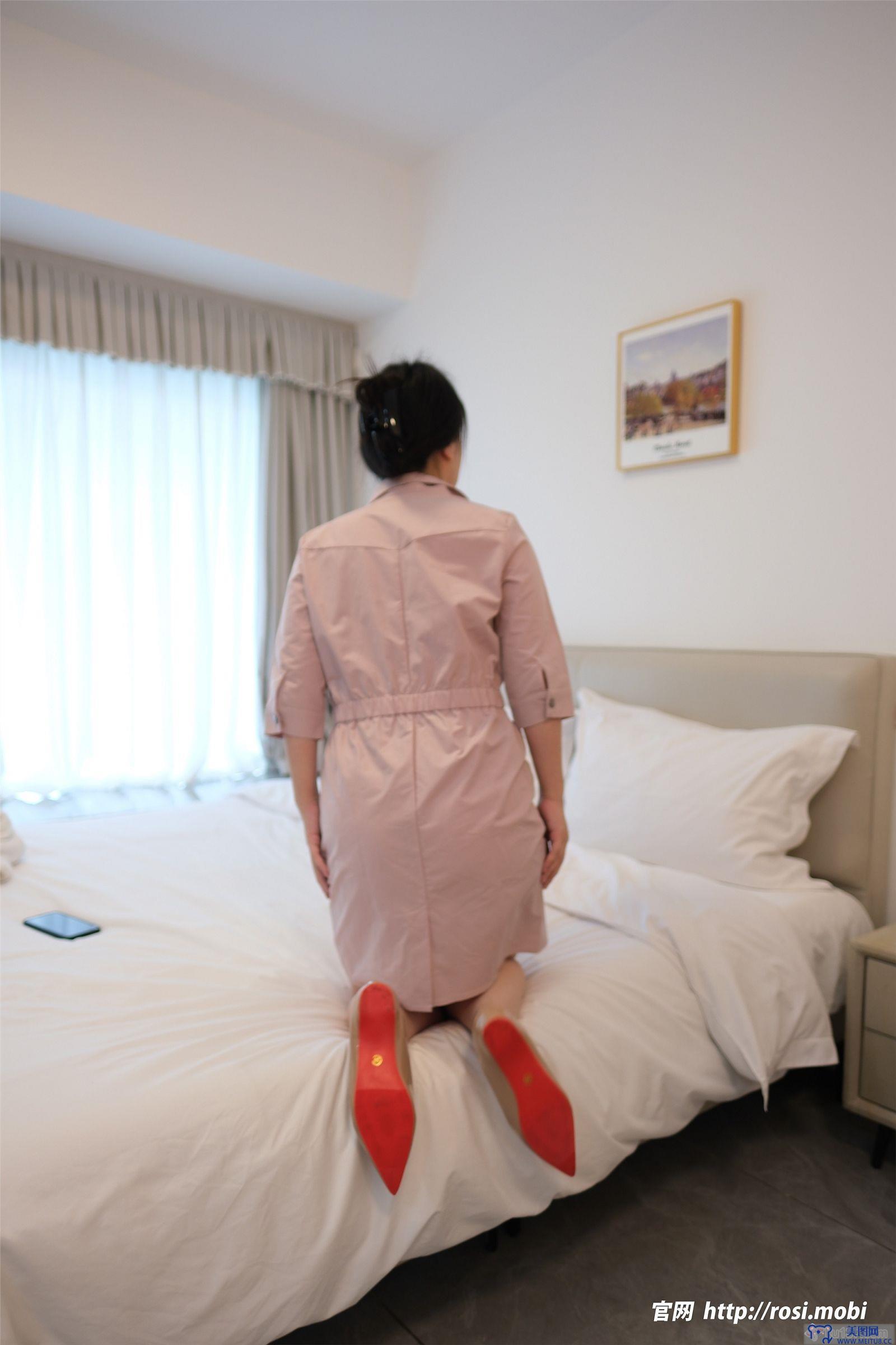 [ROSI美女图]2025.05.02 NO.4897