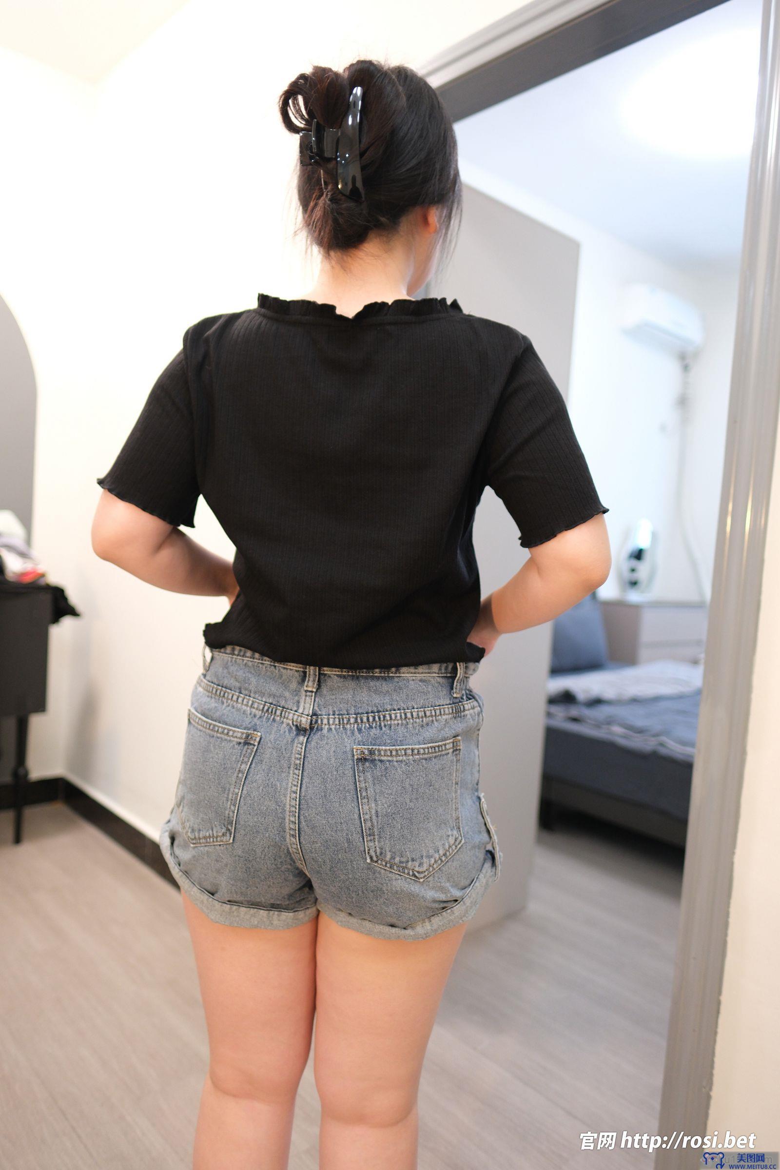 [ROSI美女图]2025.10.29 NO.5077