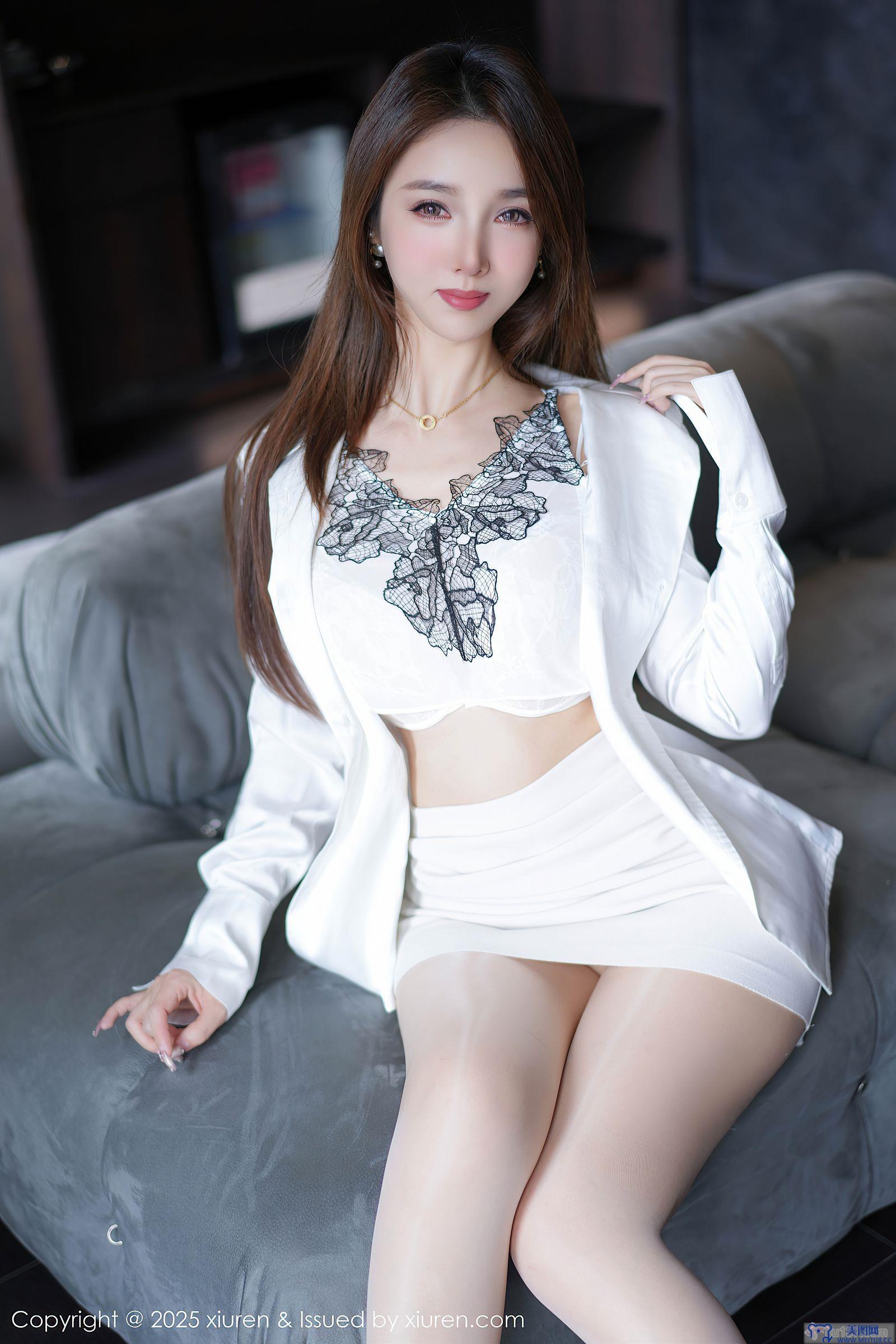 [秀人XIUREN] 2025.10.15 NO.10872 桃桃·夭夭twins