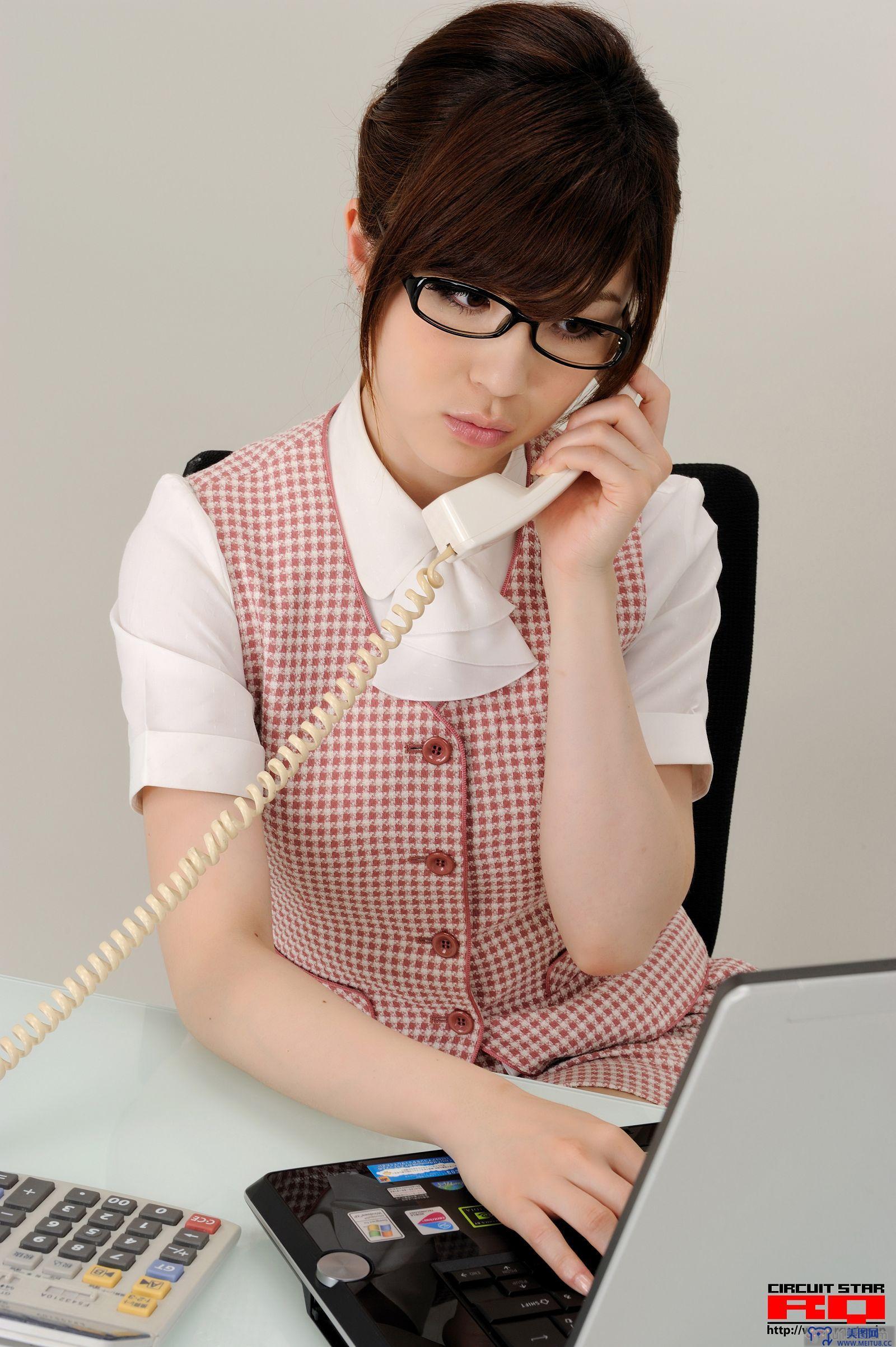 [RQ-STAR美女] NO.0365 Yoshiho Araki 荒木よし穂 Office Lady