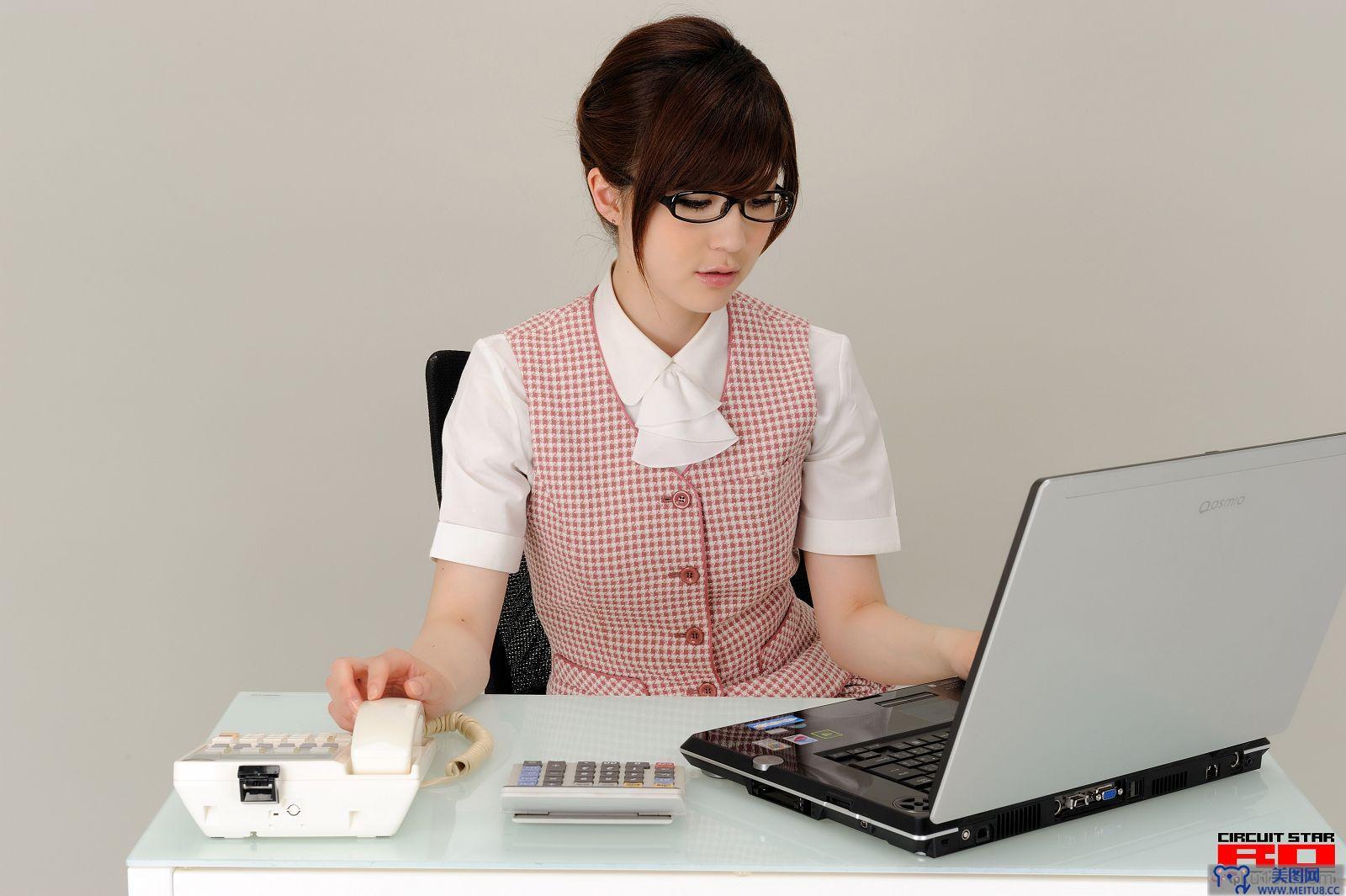 [RQ-STAR美女] NO.0365 Yoshiho Araki 荒木よし穂 Office Lady