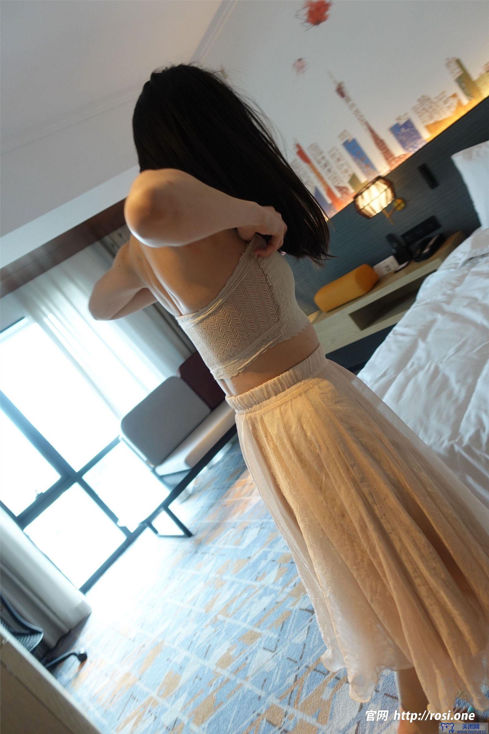 [ROSI美女图]2023.07.25 NO.4250