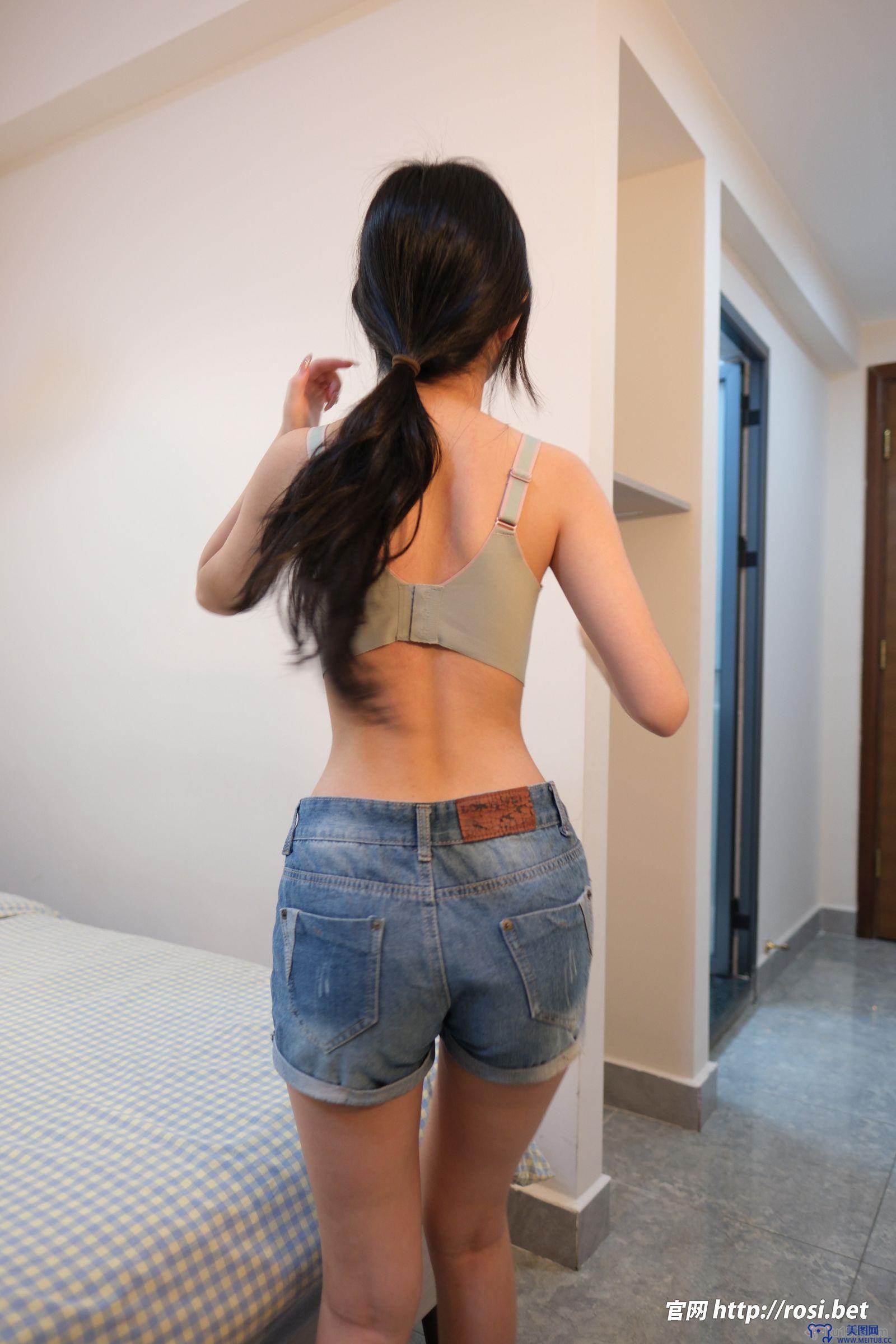 [ROSI美女图]2025.08.31 NO.5018