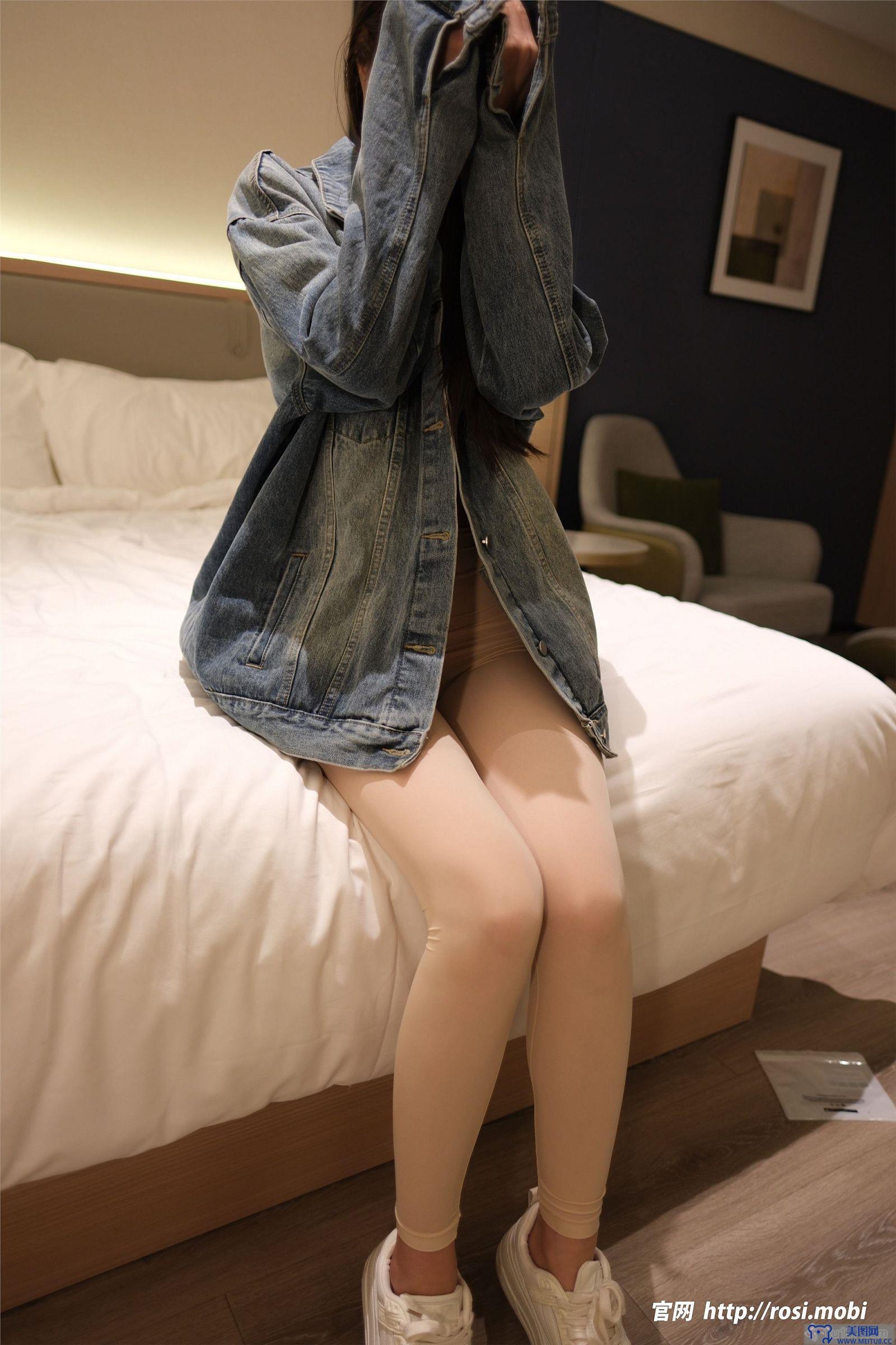 [ROSI美女图]2025.06.25 NO.4951