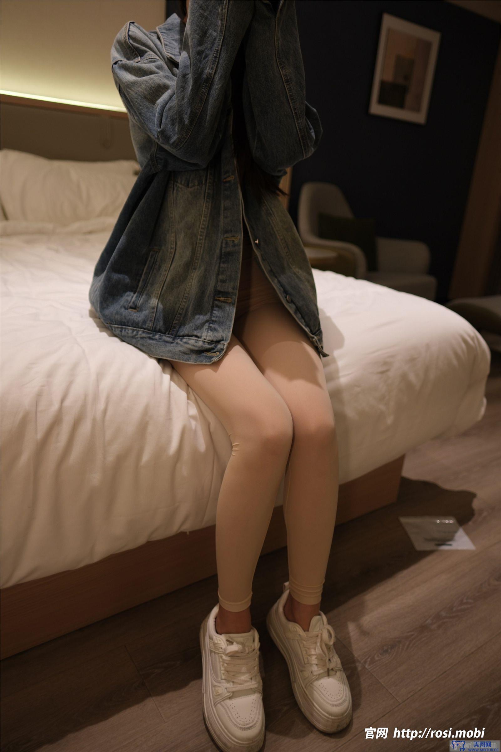 [ROSI美女图]2025.06.25 NO.4951