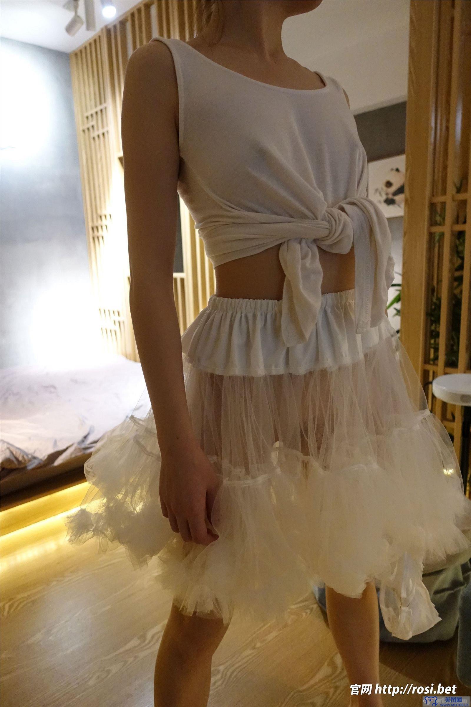[ROSI美女图]2023.12.31 NO.4409