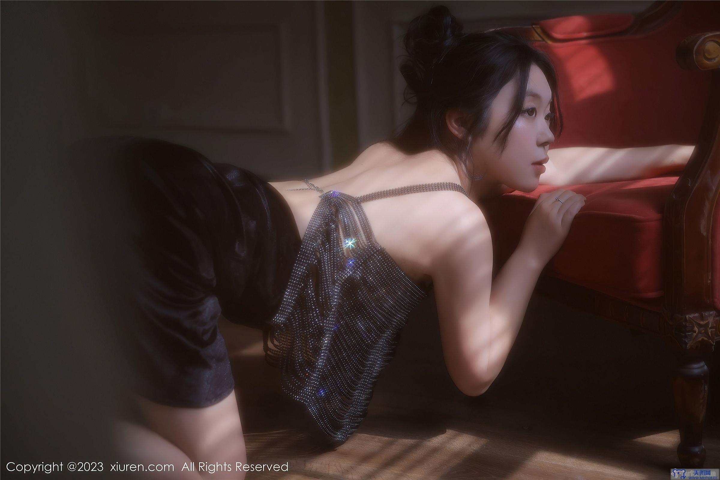 [秀人XIUREN] 2023.04.20 NO.6601 露露luncy 万宁旅拍