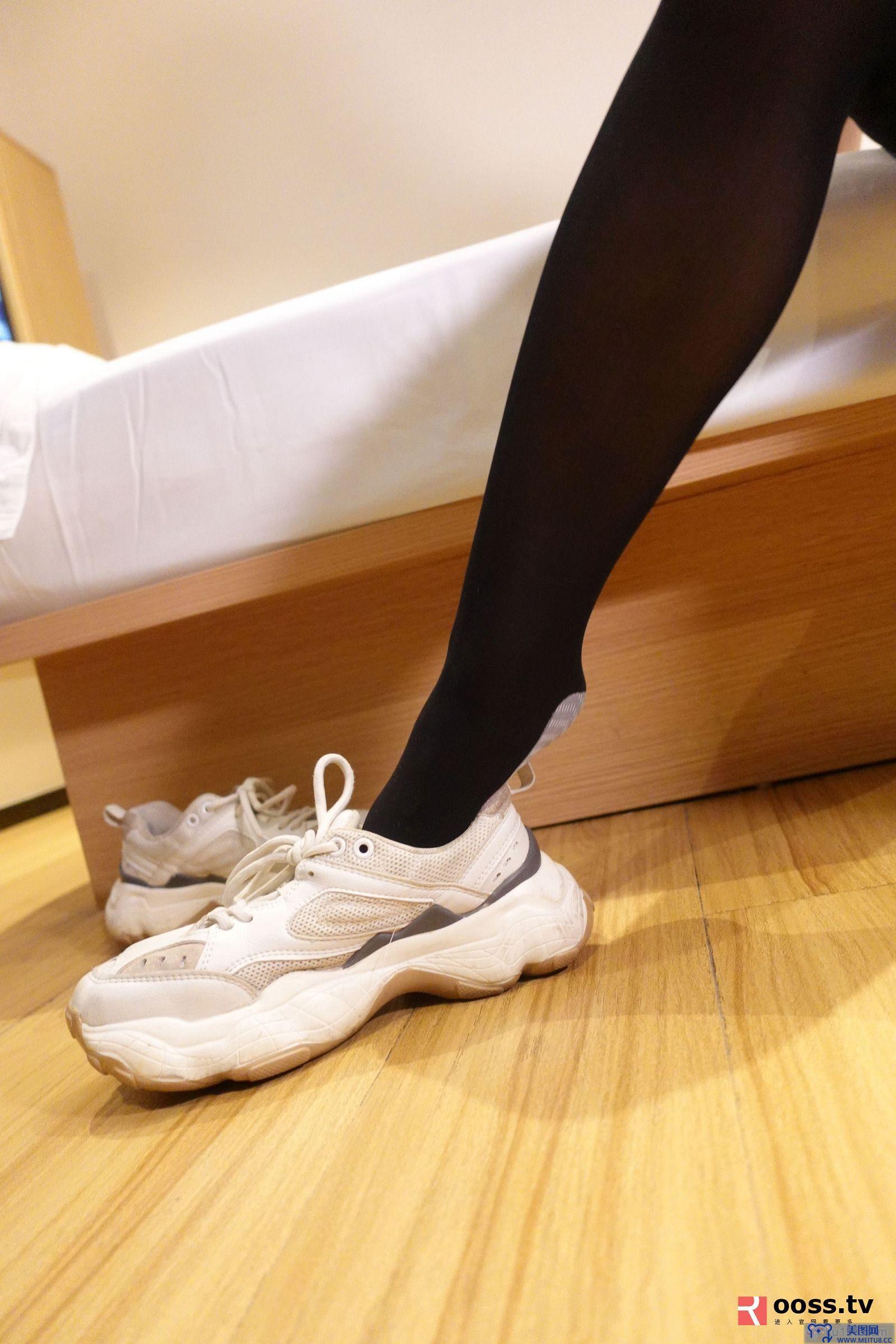 [ROSI美女图]口罩系列 2019.12.23 NO.1289