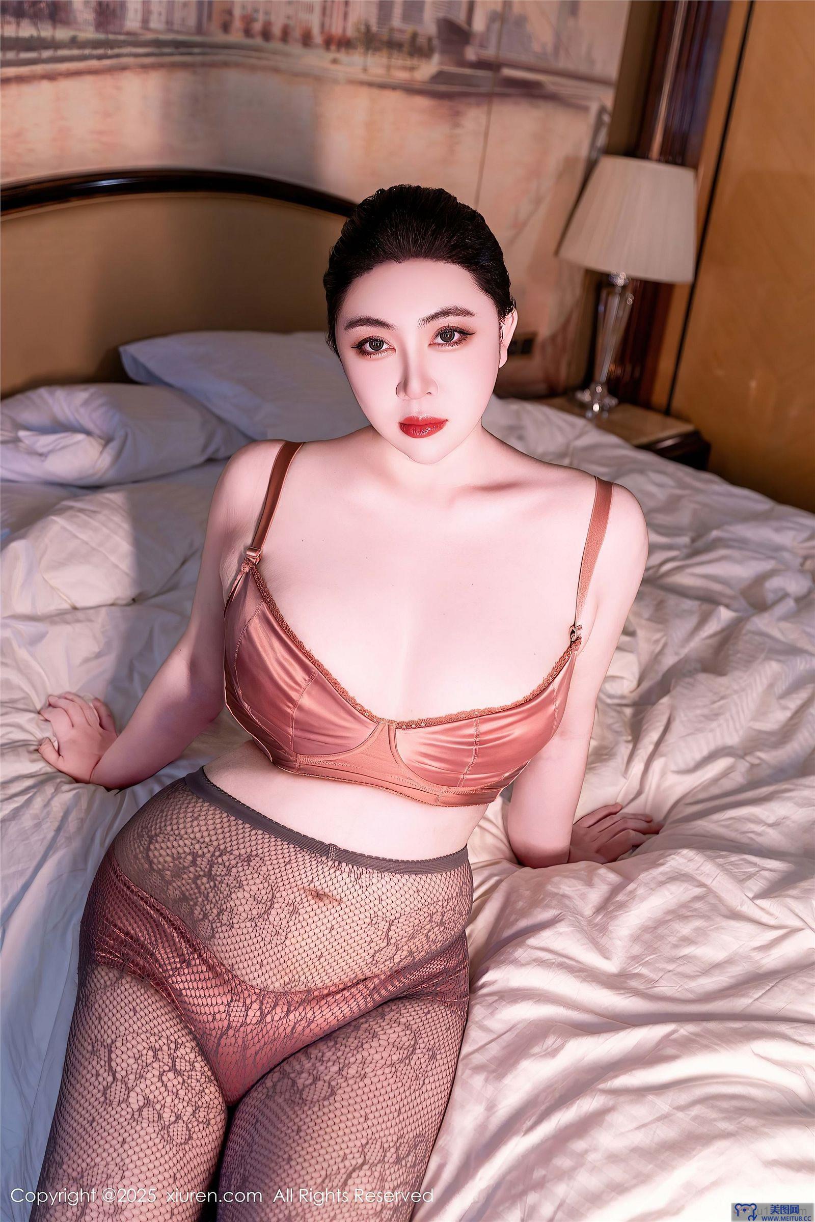 [秀人XIUREN] 2025.03.03 NO.9955 风景尤美
