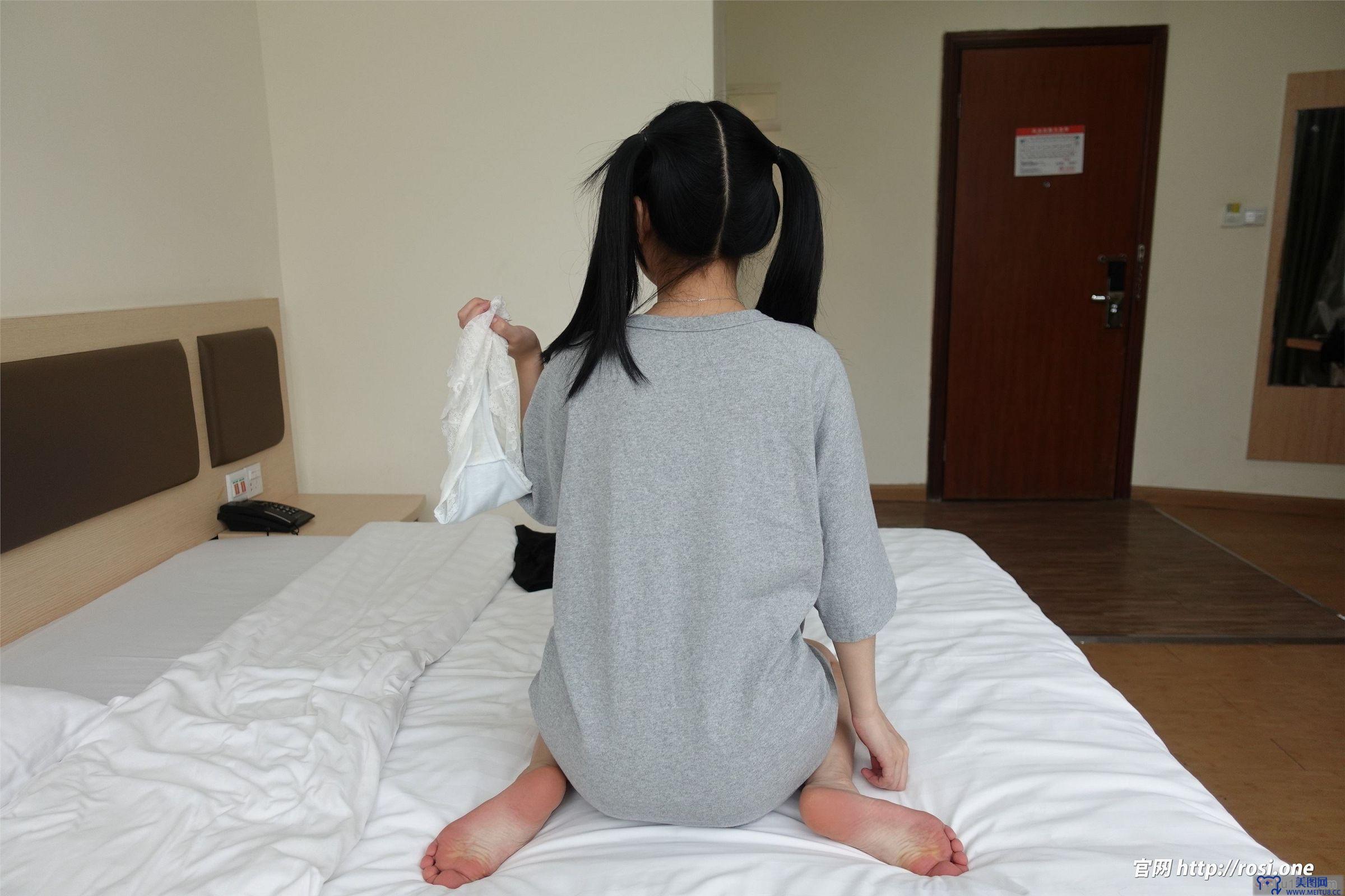 [ROSI美女图]2022.03.22 NO.3760