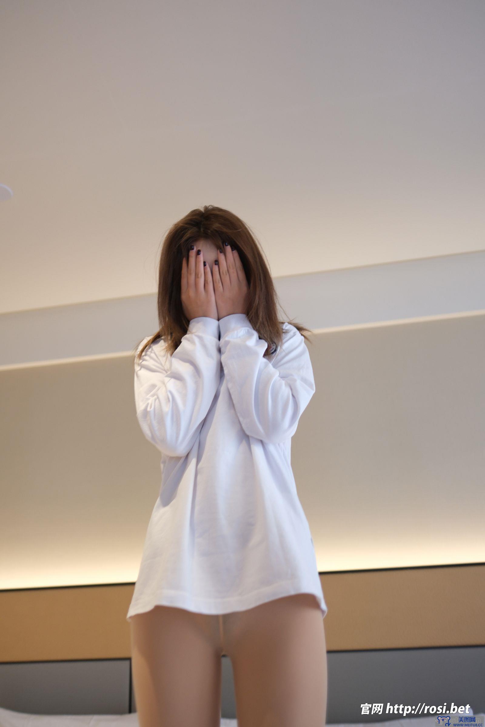 [ROSI美女图]2025.09.27 NO.5045