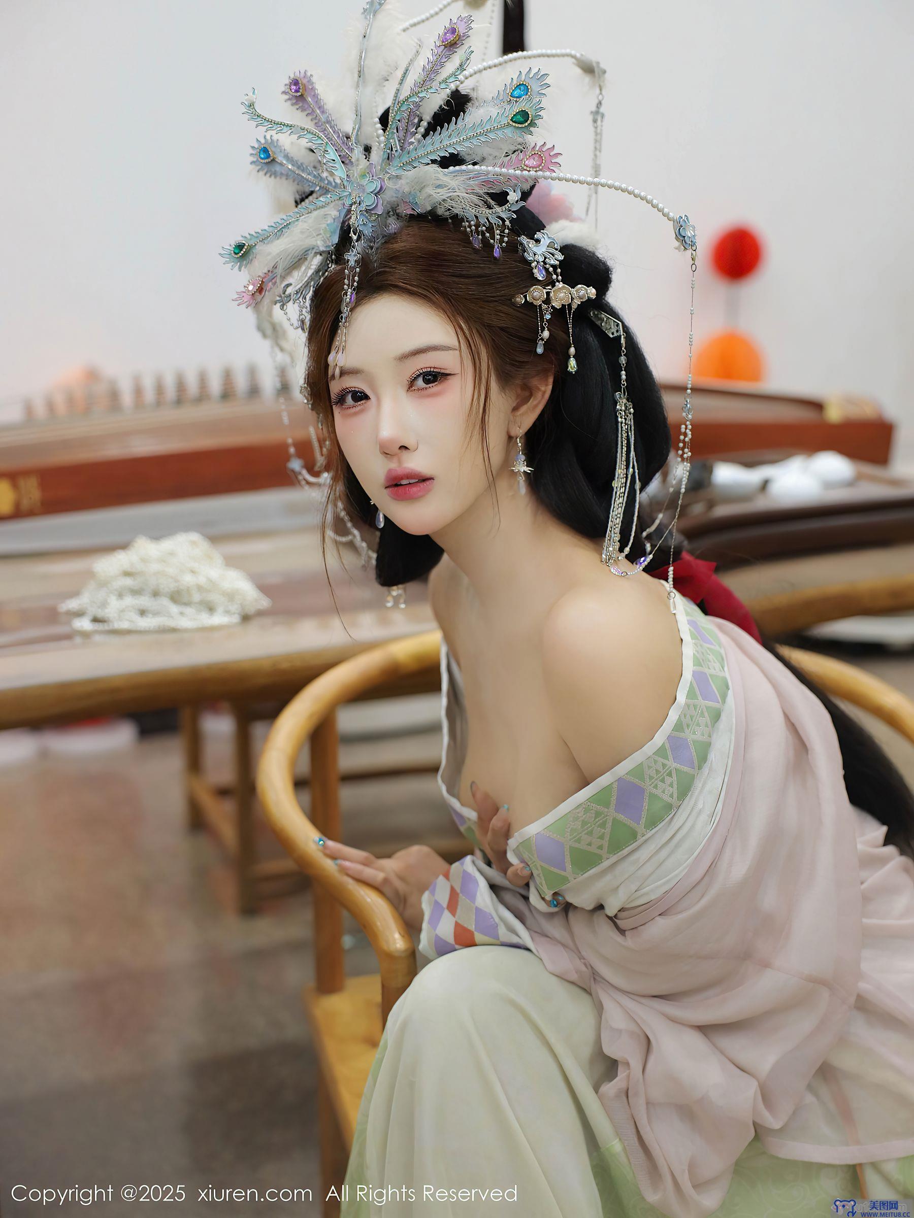 [秀人XIUREN] 2025.09.05 NO.10736 梨霜儿