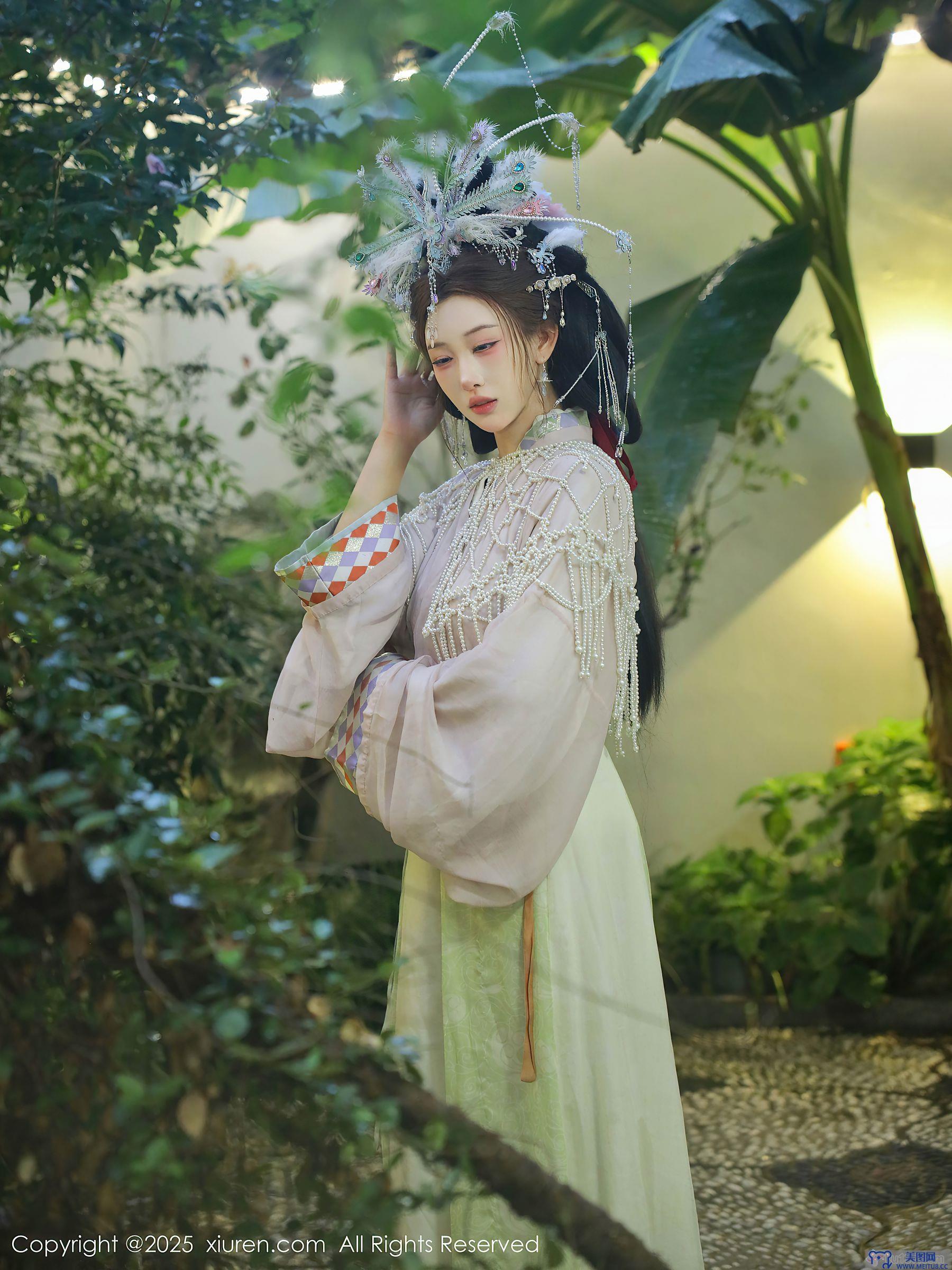 [秀人XIUREN] 2025.09.05 NO.10736 梨霜儿