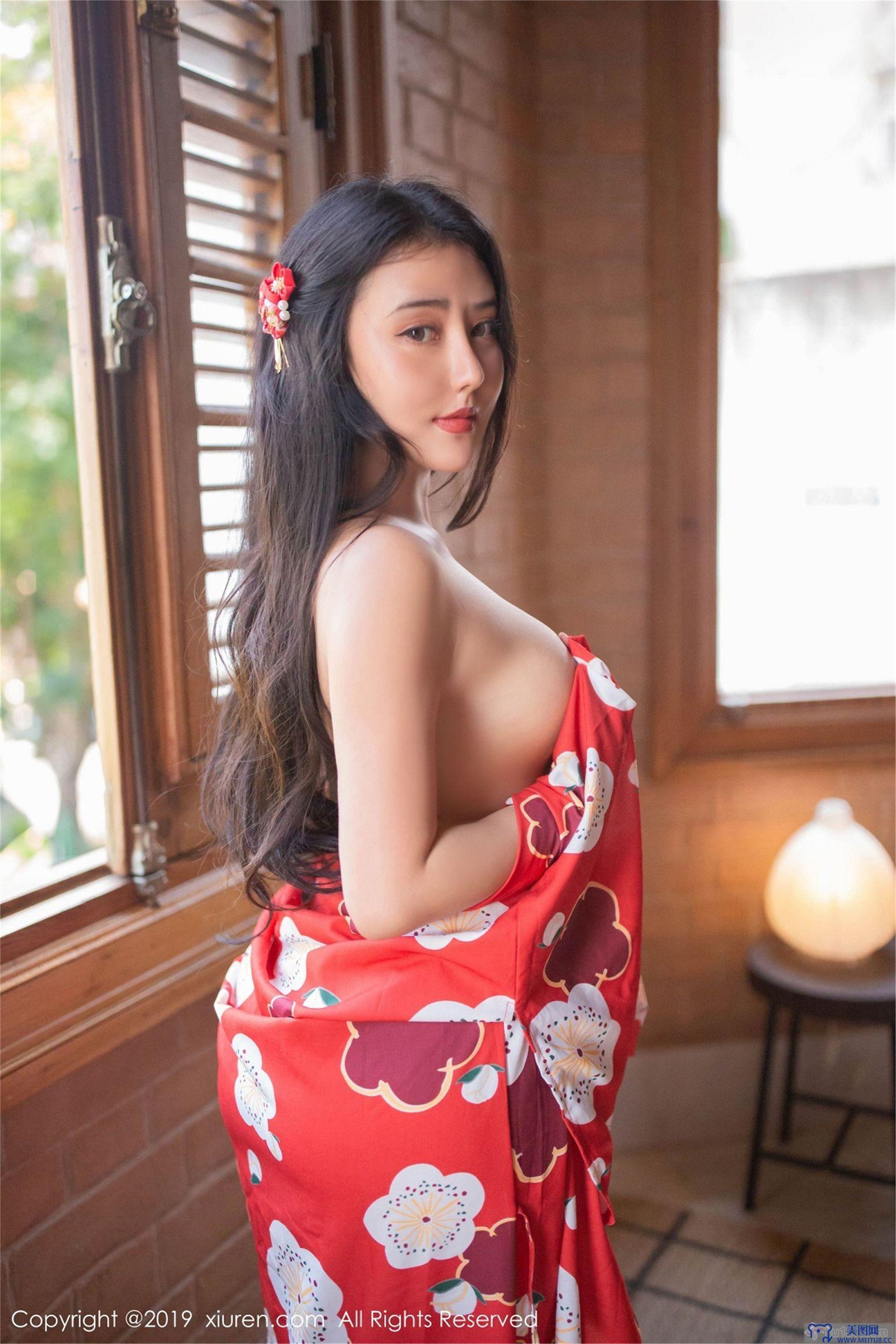 [秀人XIUREN] 2019.06.11 NO.1492 美臀女神 Manuela玛鲁娜