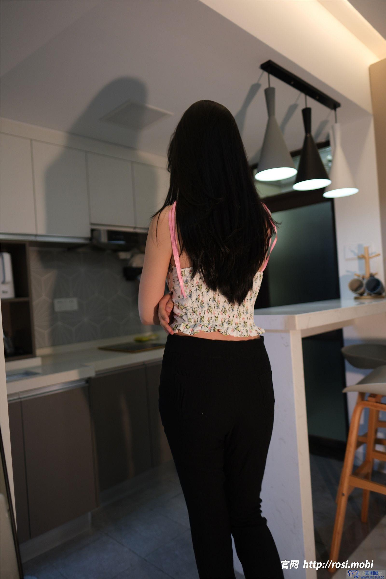 [ROSI美女图]2025.03.29 NO.4863