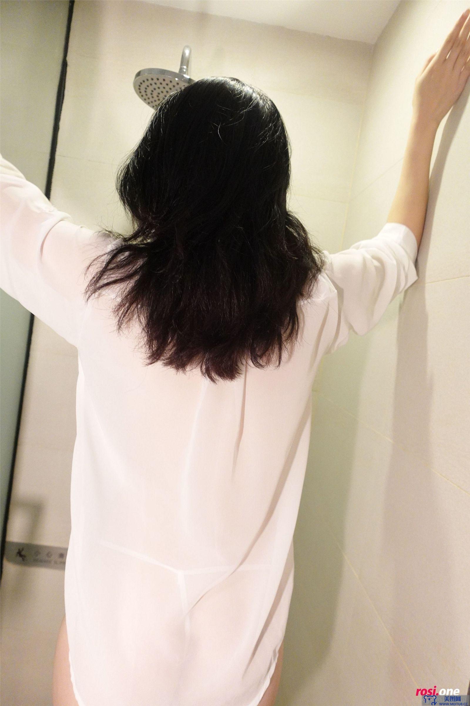 [ROSI美女图]2021.09.22 NO.3579