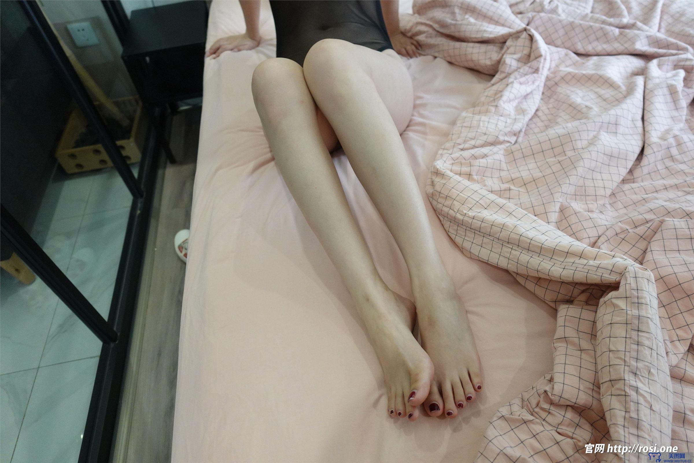 [ROSI美女图]2022.07.28 NO.3888