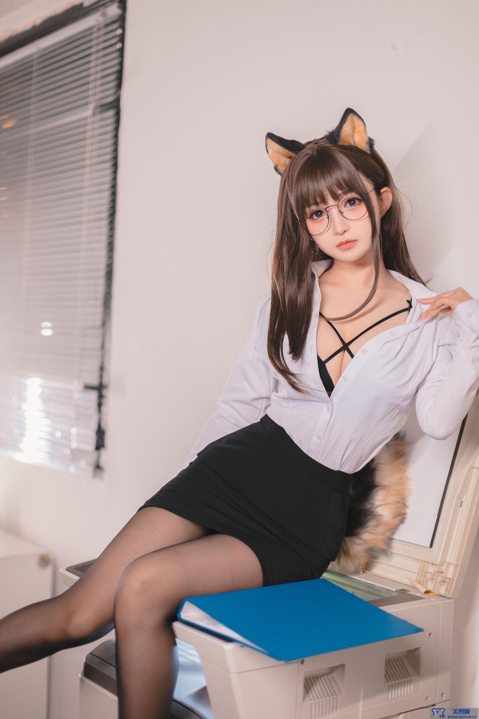 [桜井宁宁] NO.070 柴犬OL