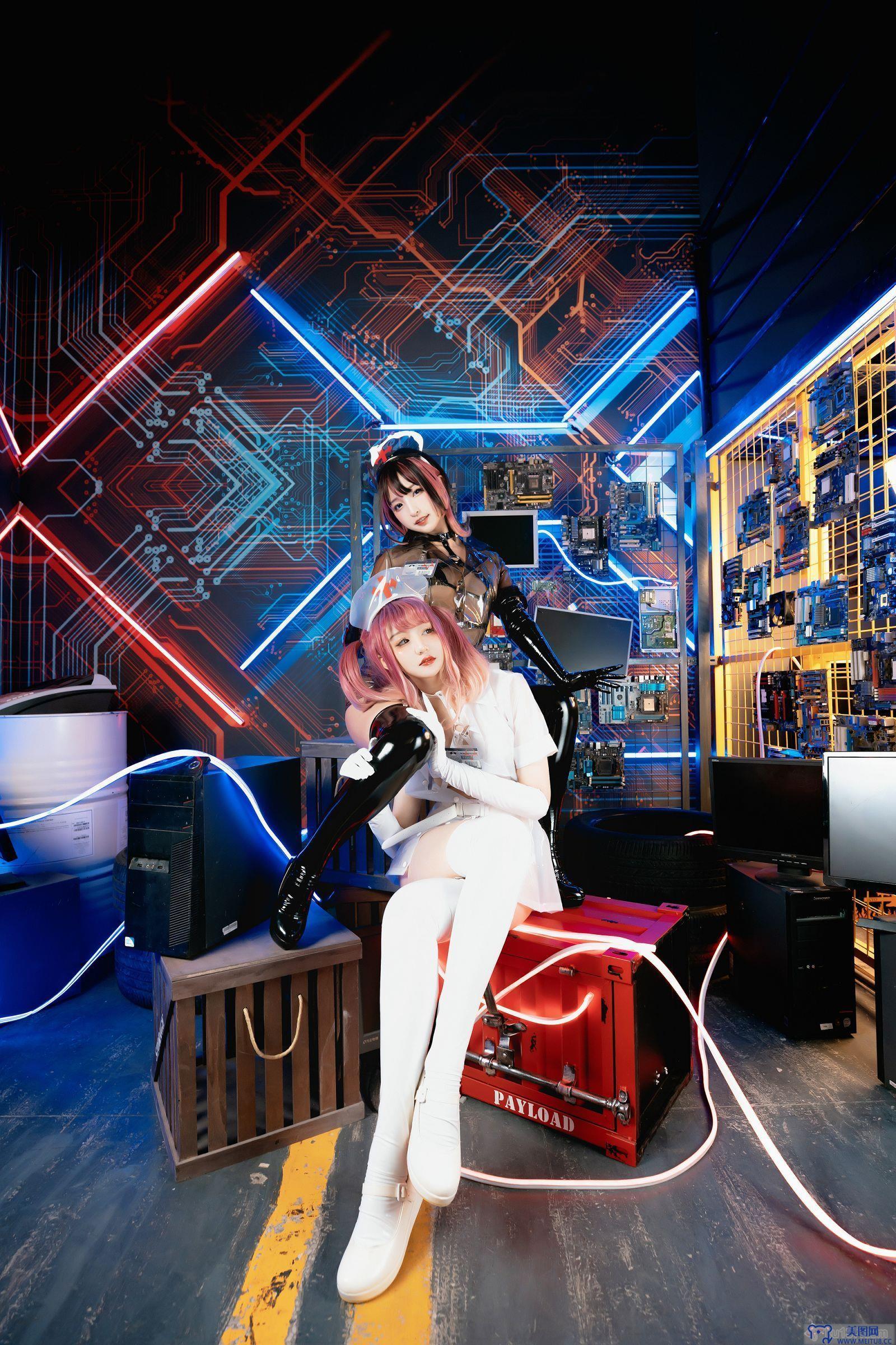 [神楽坂真冬] NO.057 绝对企画-透明黑白护士双人《無色哲学》