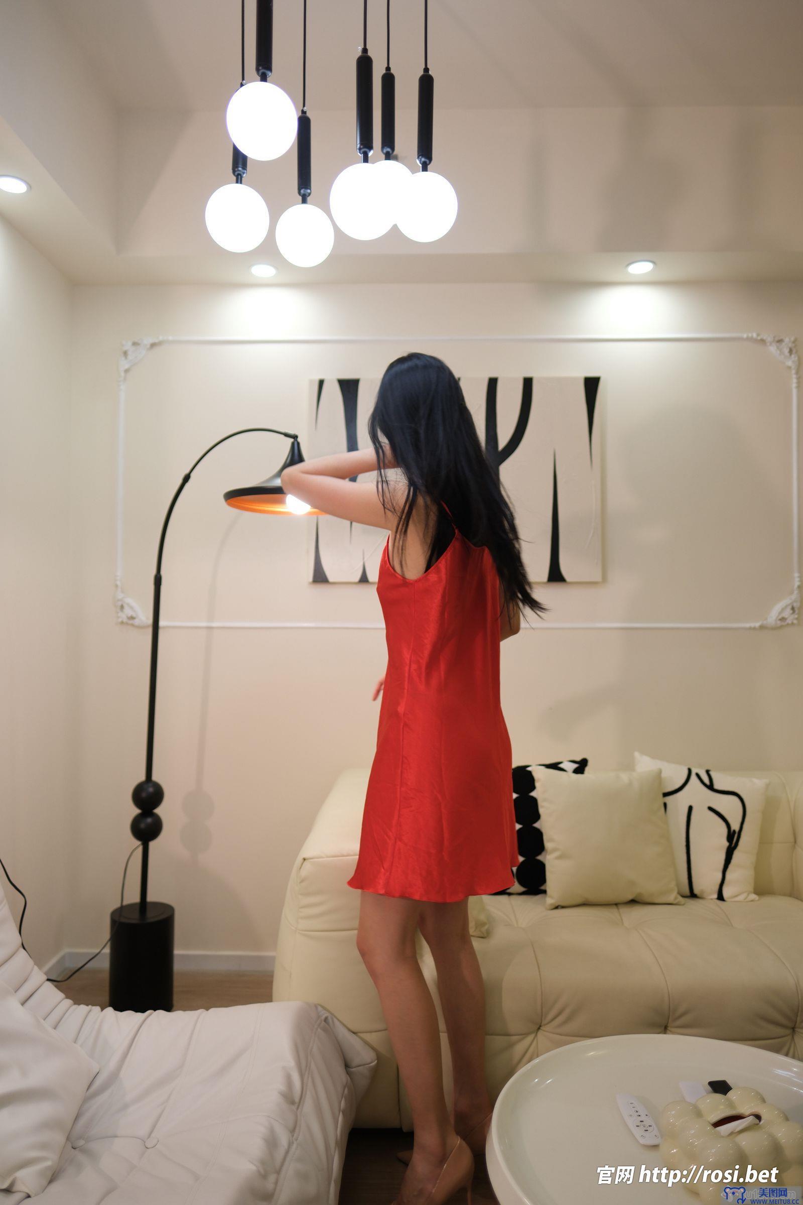 [ROSI美女图]2025.12.01 NO.5110