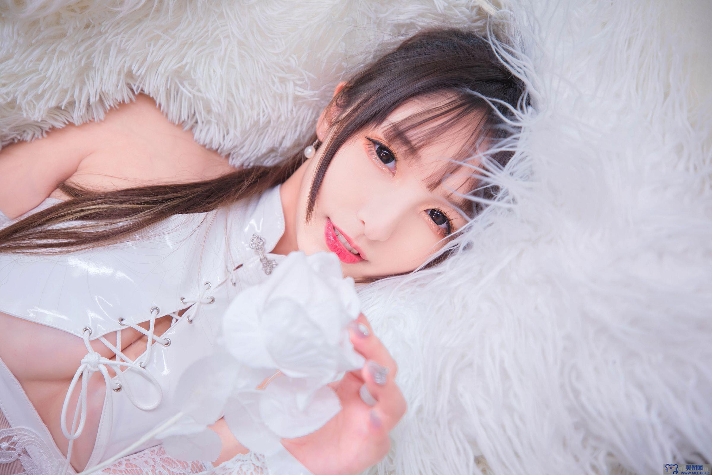 [神楽坂真冬] NO.068 绝对企画-黑白旗袍《風と月》