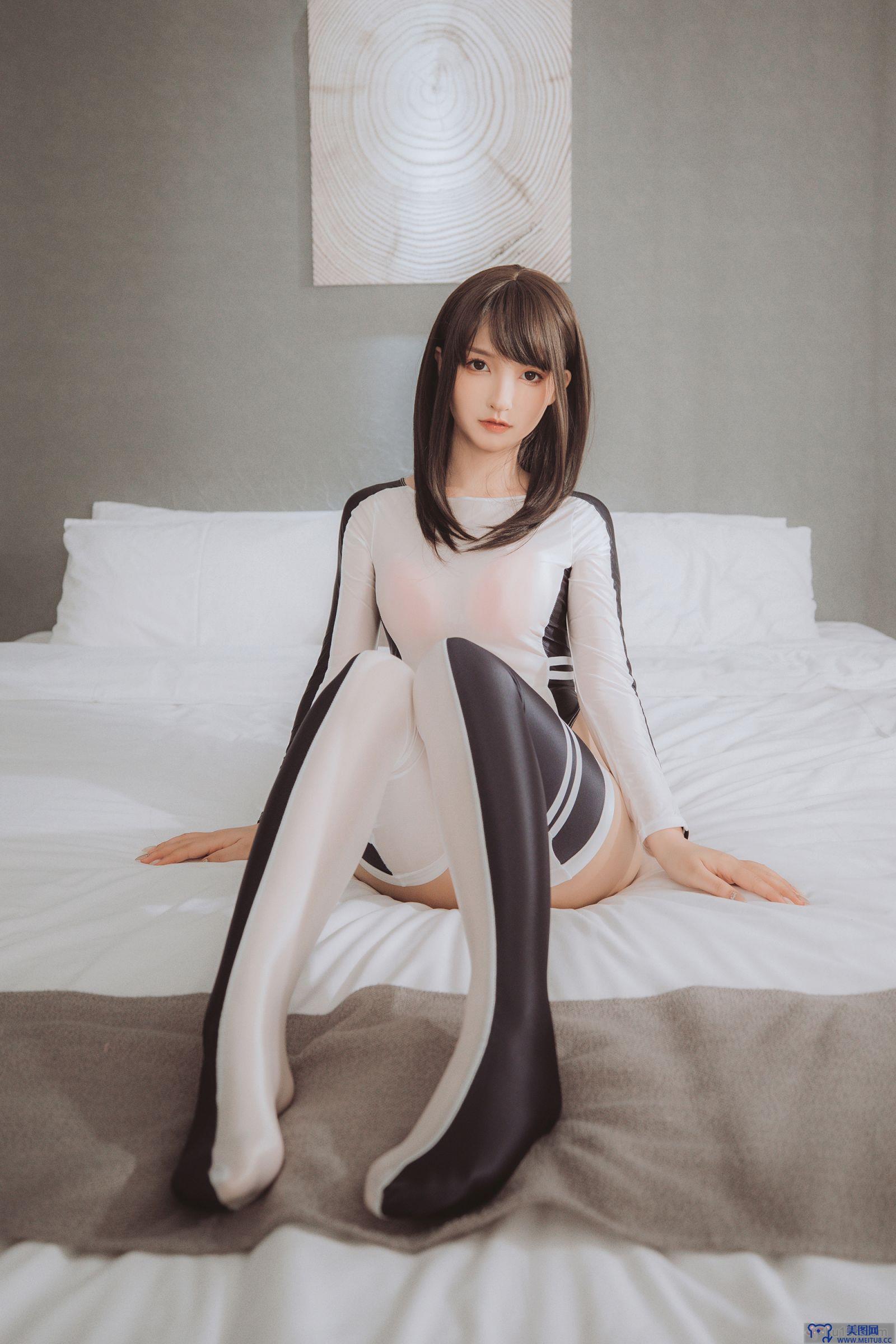 [神楽坂真冬] NO.087 绝对企画-竞泳主题《水之形2》