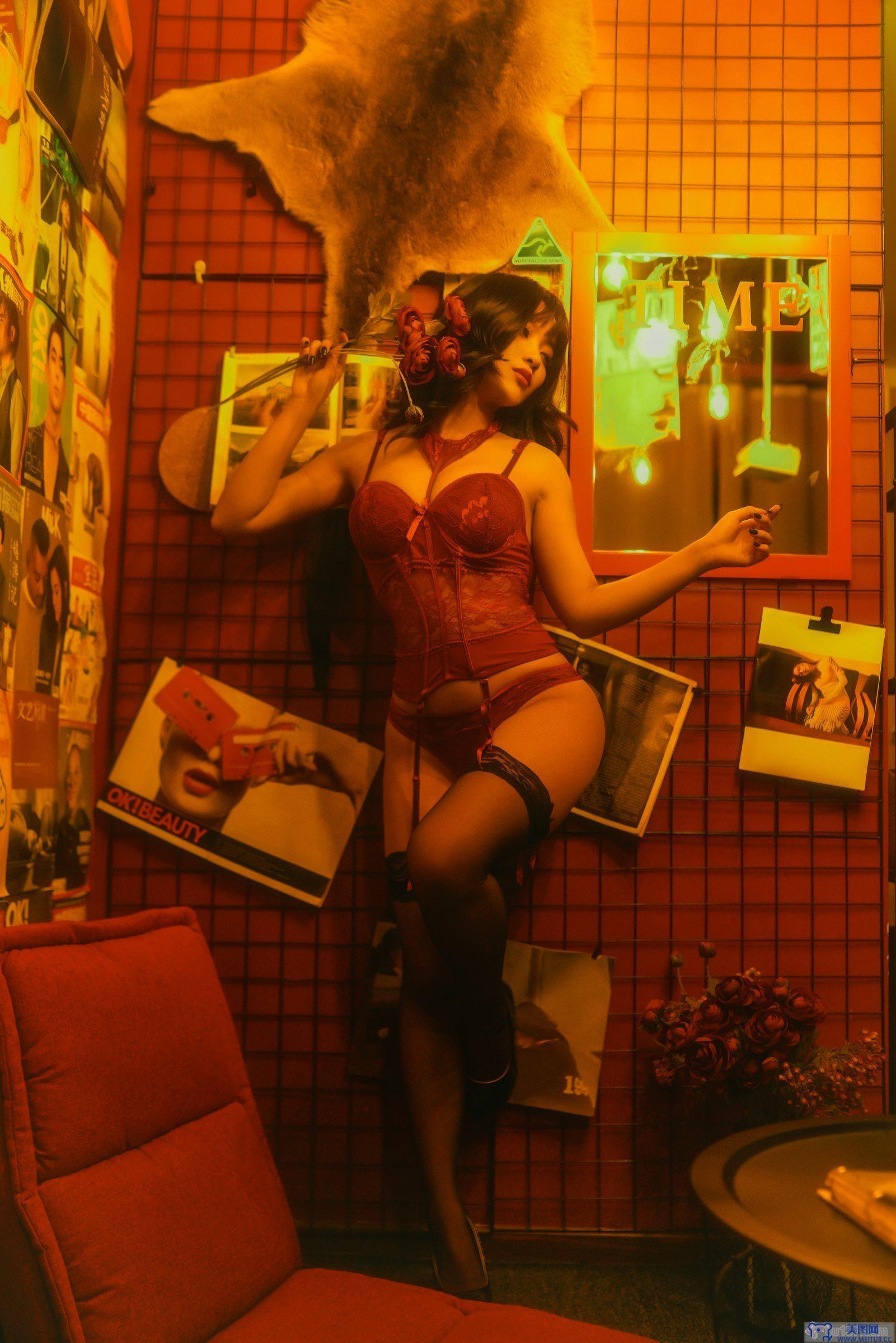 [洛璃 LoLiSAMA] NO.001 吻遍众生