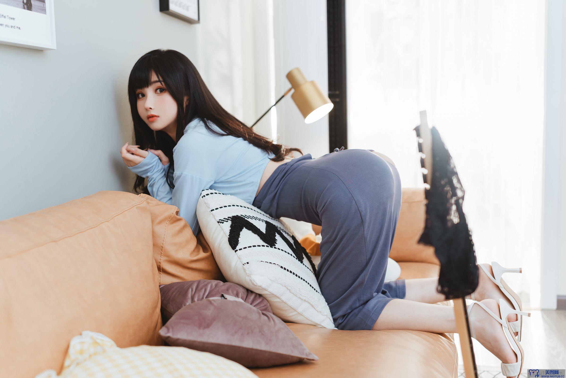 [rioko凉凉子] NO.074 吉他妹妹系带裙