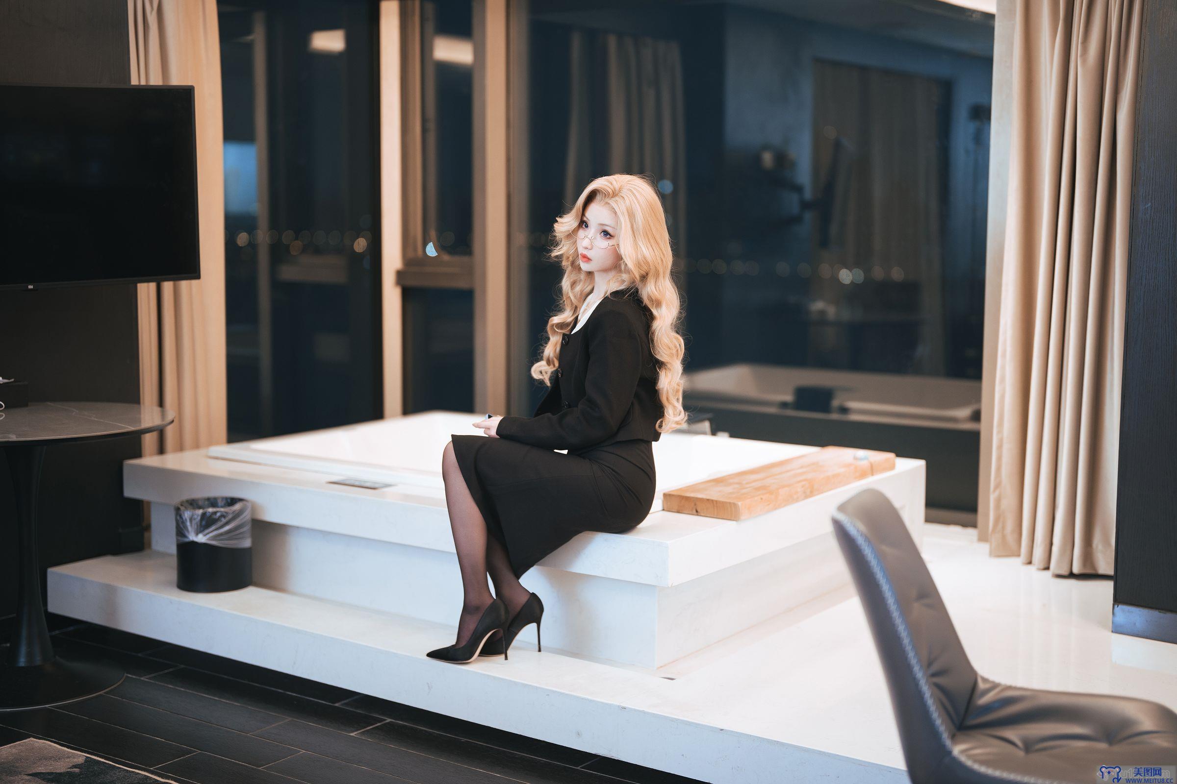 [rioko凉凉子] NO.106 女上司-单人版