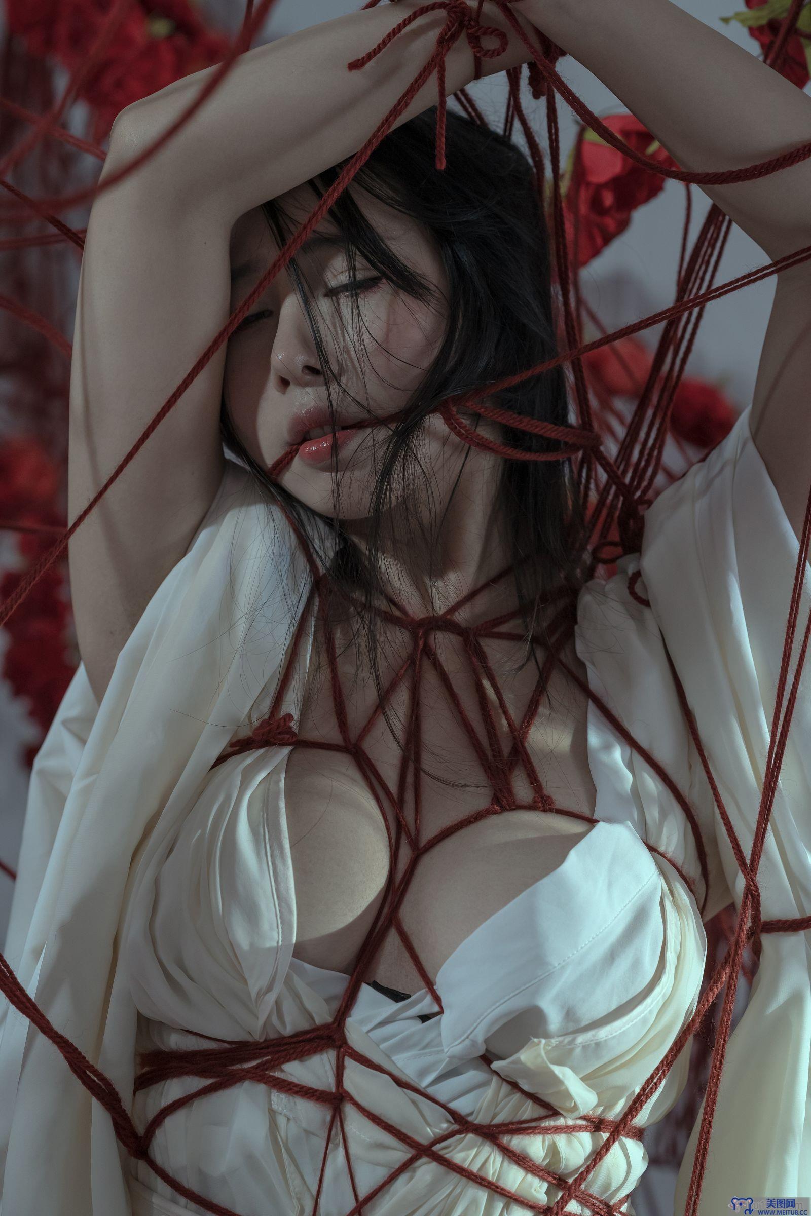 [云溪溪] NO.020 奶桃 囚鸟