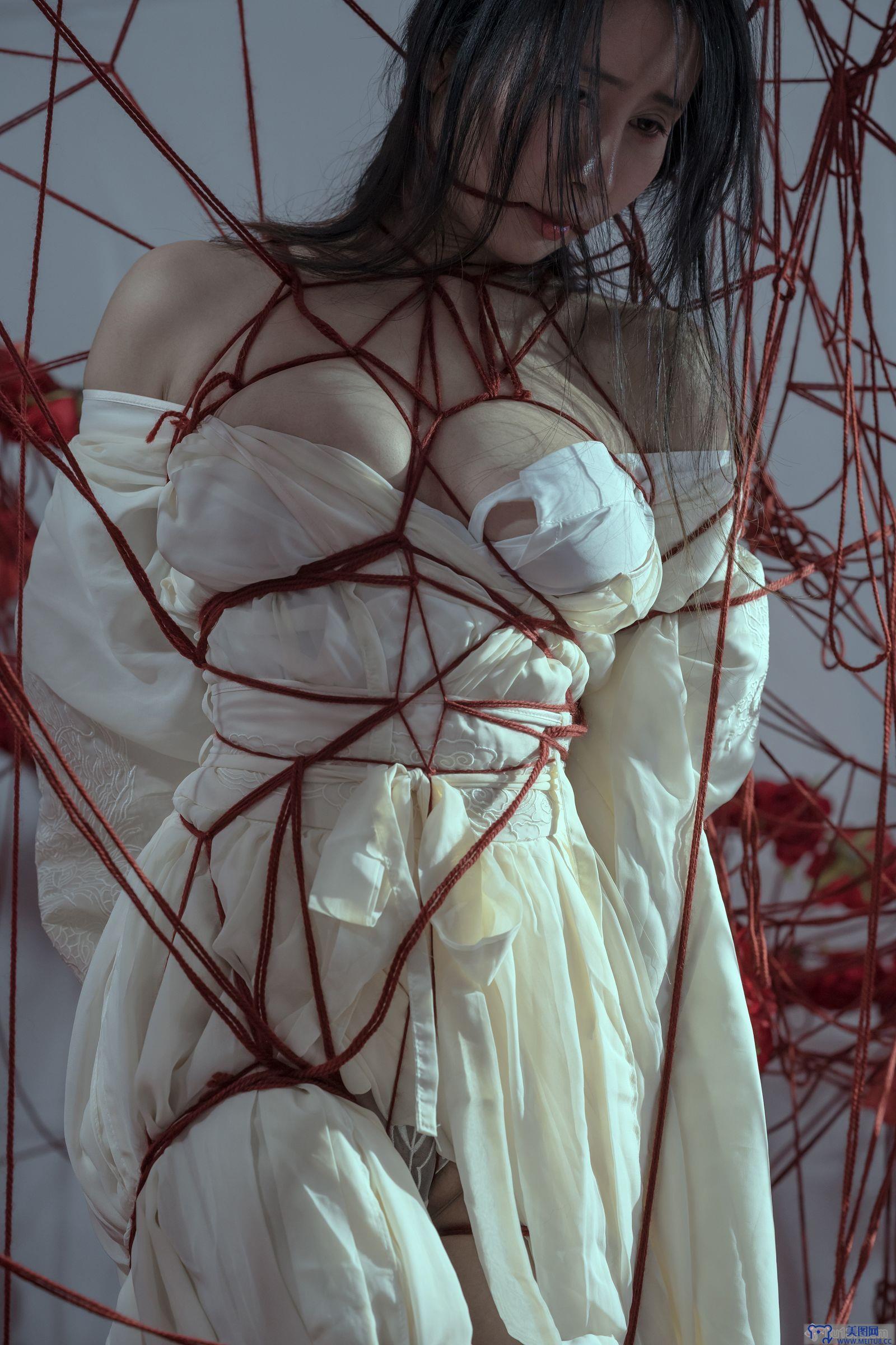 [云溪溪] NO.020 奶桃 囚鸟