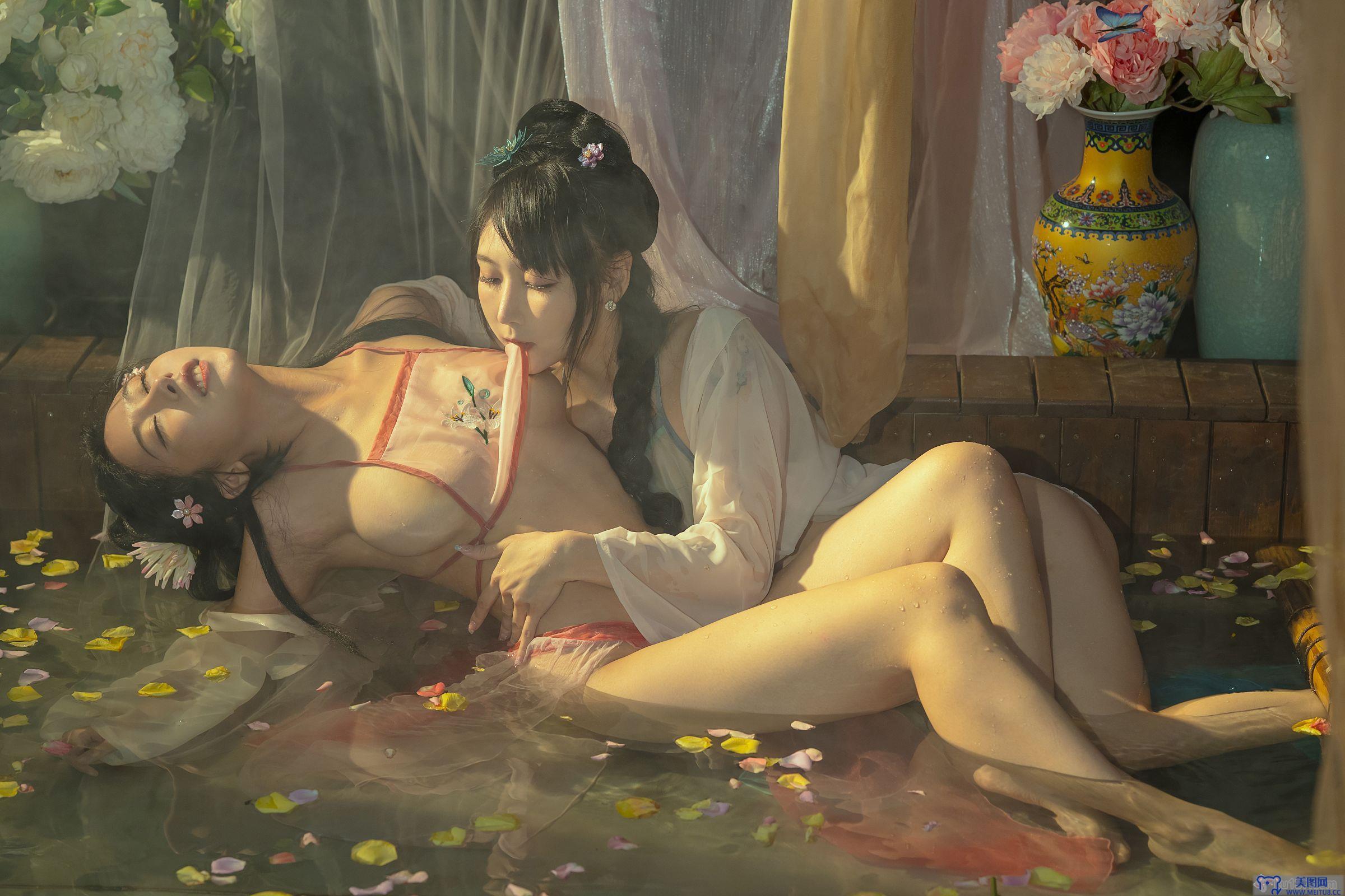 [云溪溪] NO.024 奶桃 水池