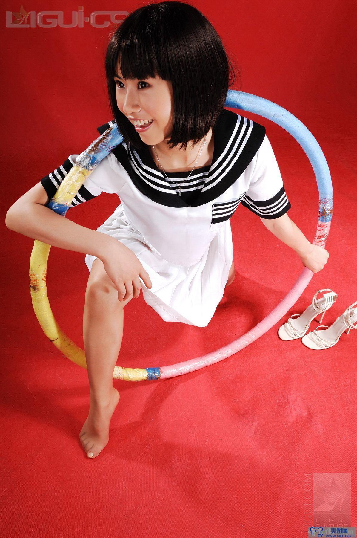 [Ligui丽柜美腿]2008.11.16 可爱学生妹锻炼时不忘秀丝袜 Model 由美