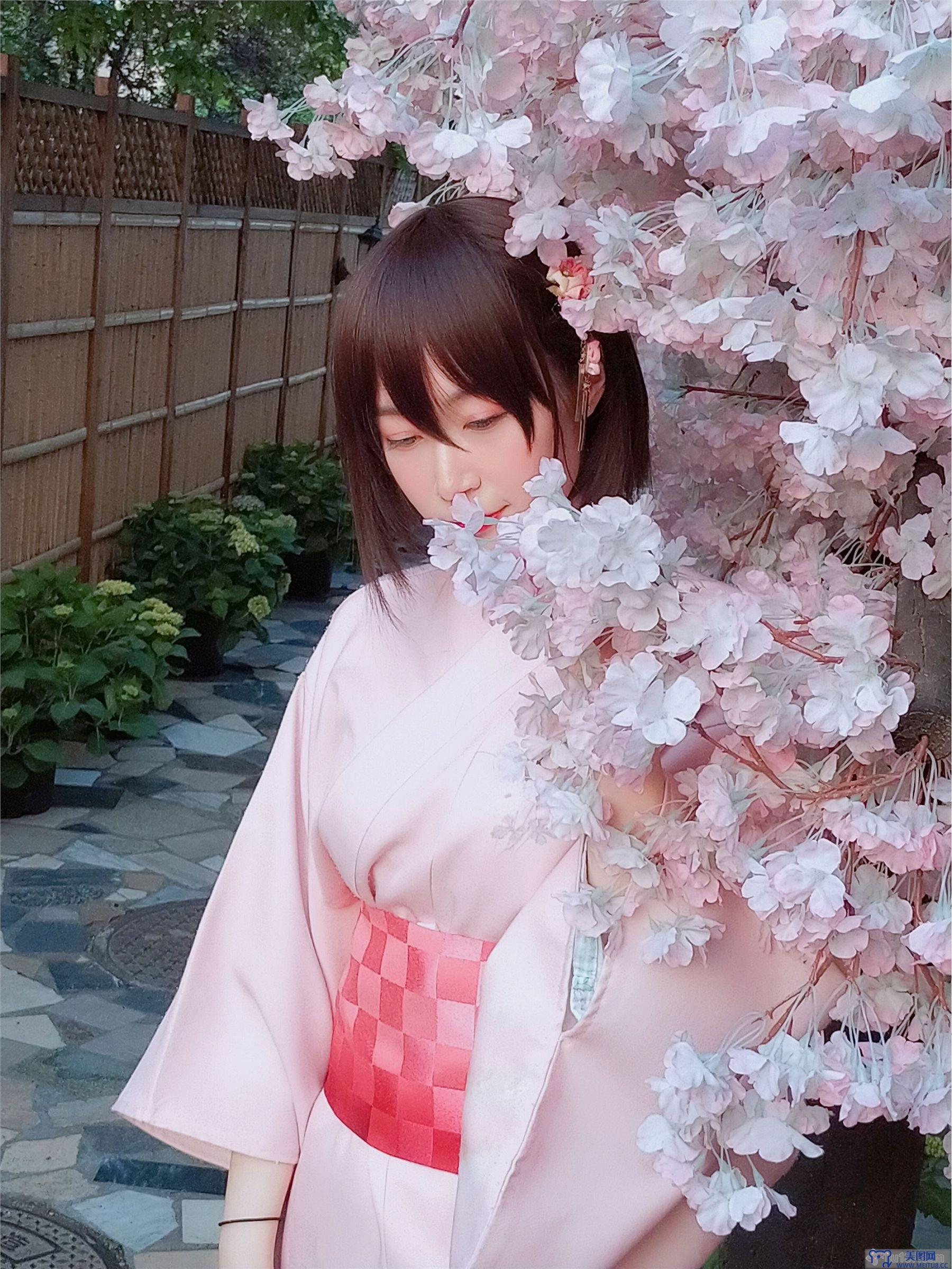 人气Coser白银81收费写_真 和服温泉
