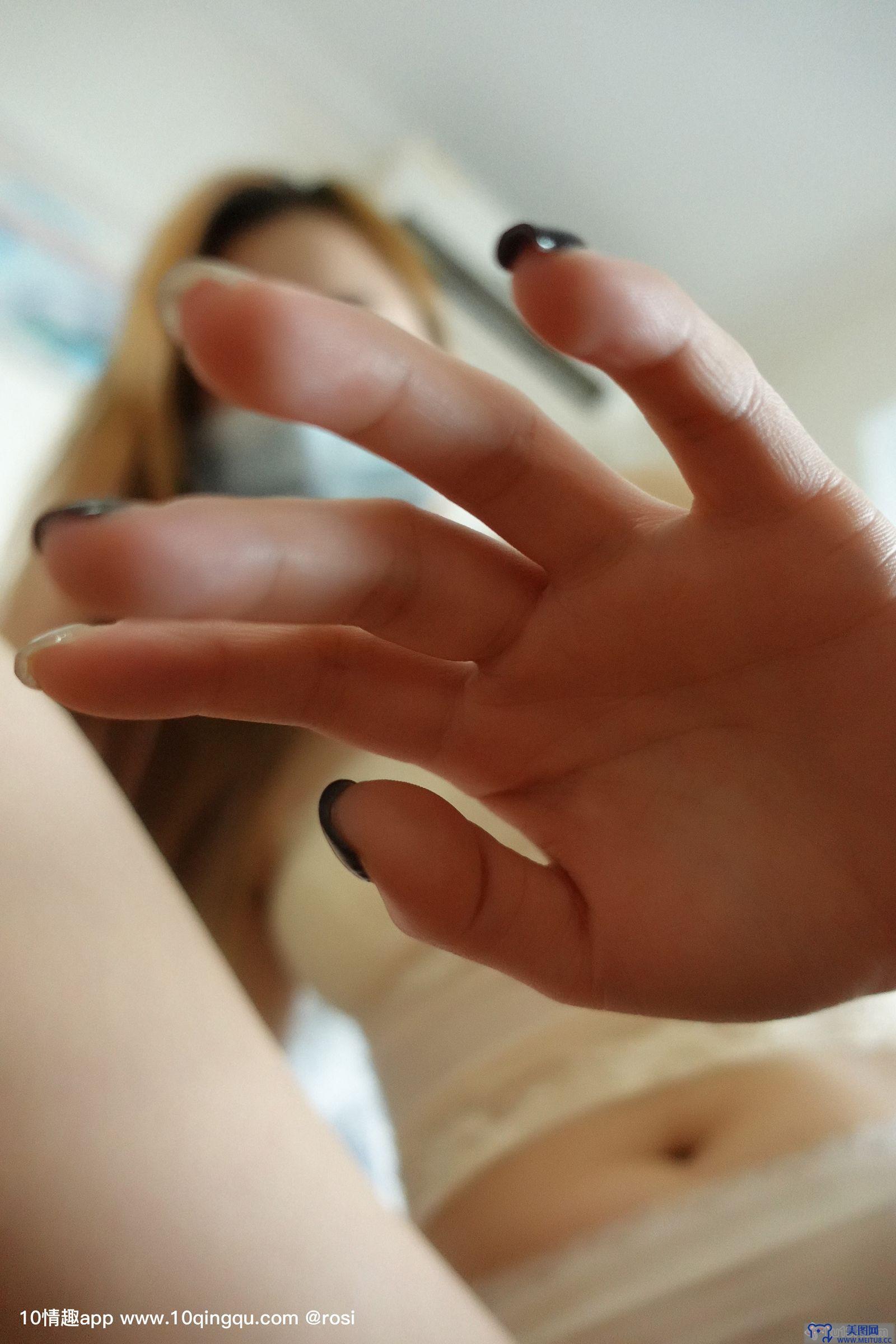 [ROSI美女图]口罩系列 2019.10.19 NO.1224