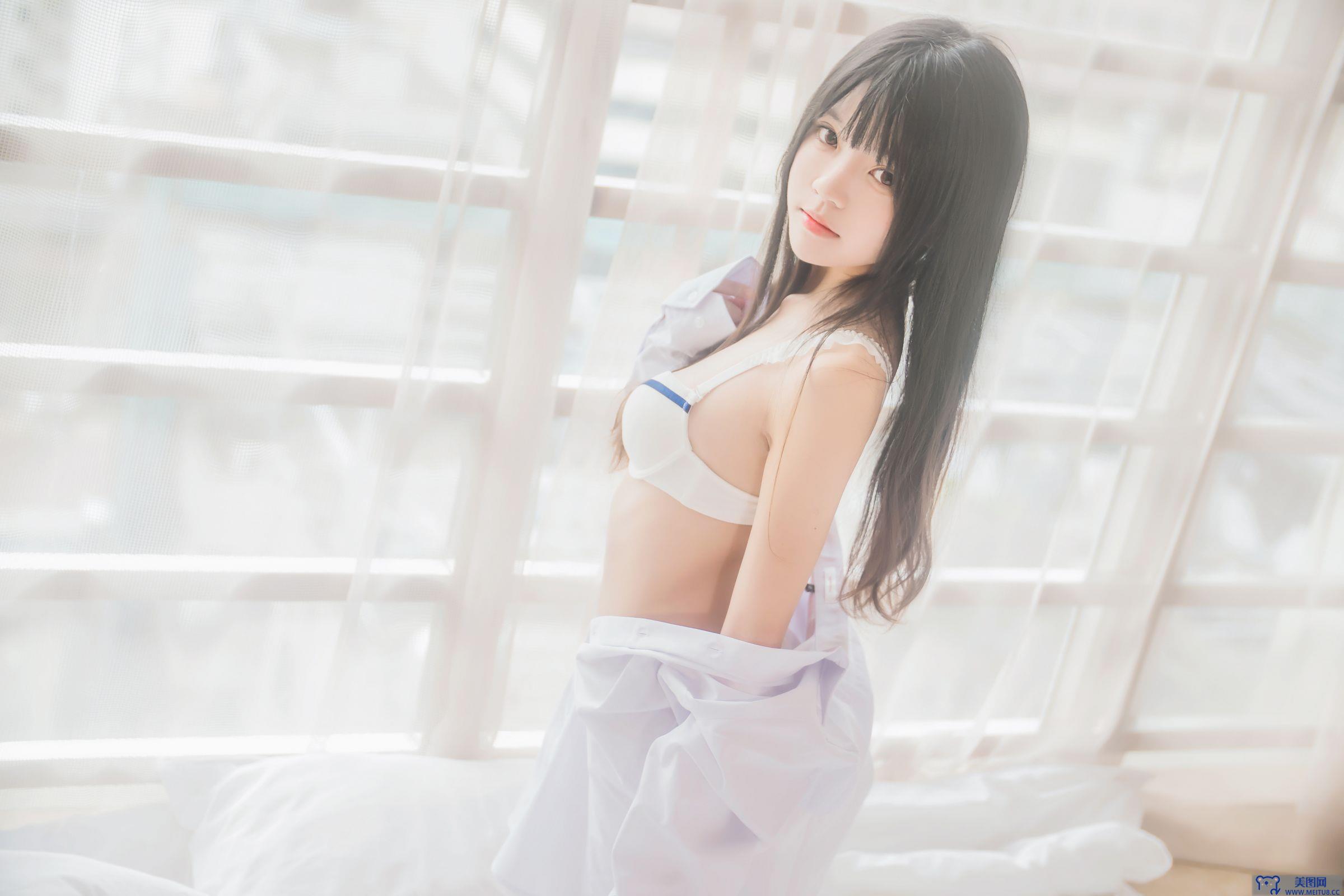 [桜桃喵] NO.002 白衬衫散发