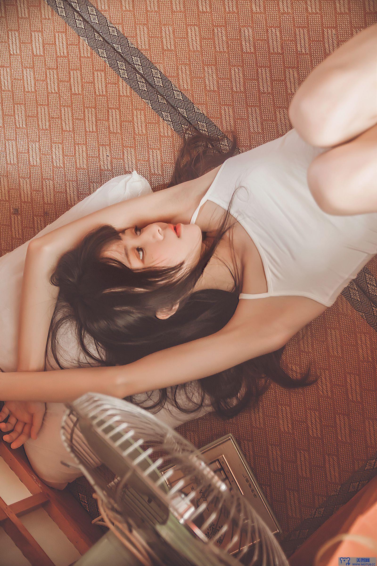 [桜桃喵] NO.007 未熟1 小背心换水手服