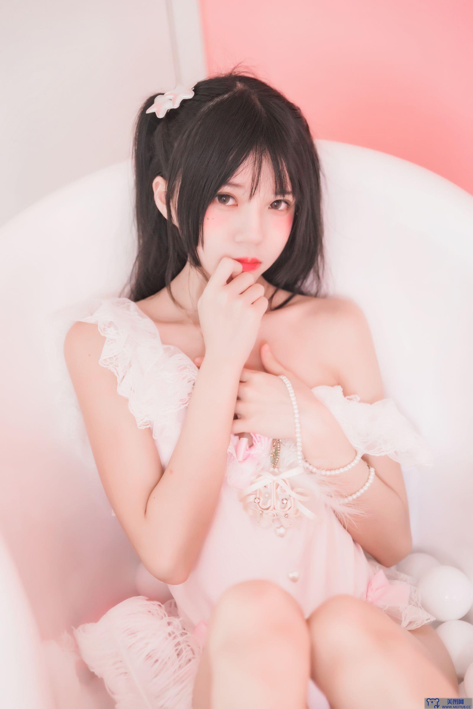 [桜桃喵] NO.017 冬眠 粉色浴缸