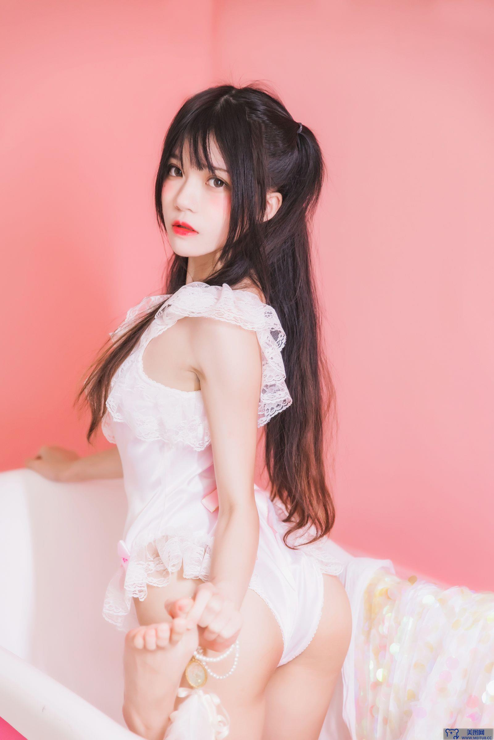 [桜桃喵] NO.017 冬眠 粉色浴缸