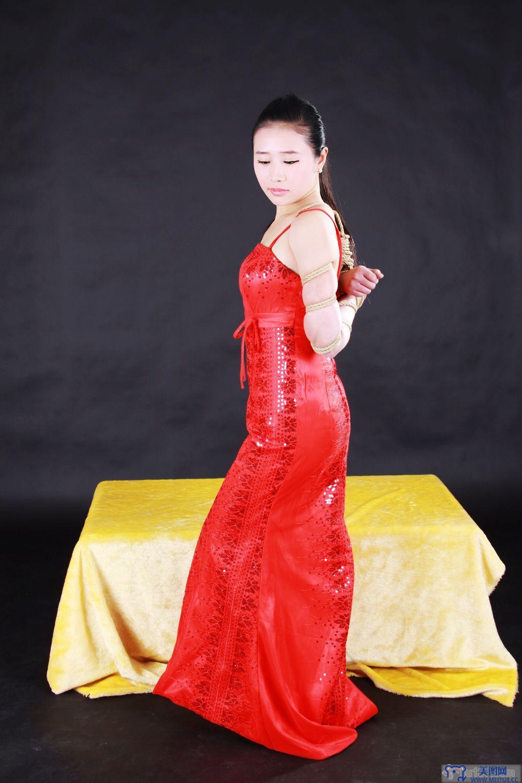 [神艺缘套图]2011.02.18 第119期 模特 馨媛,小妖,雨欣 第2集