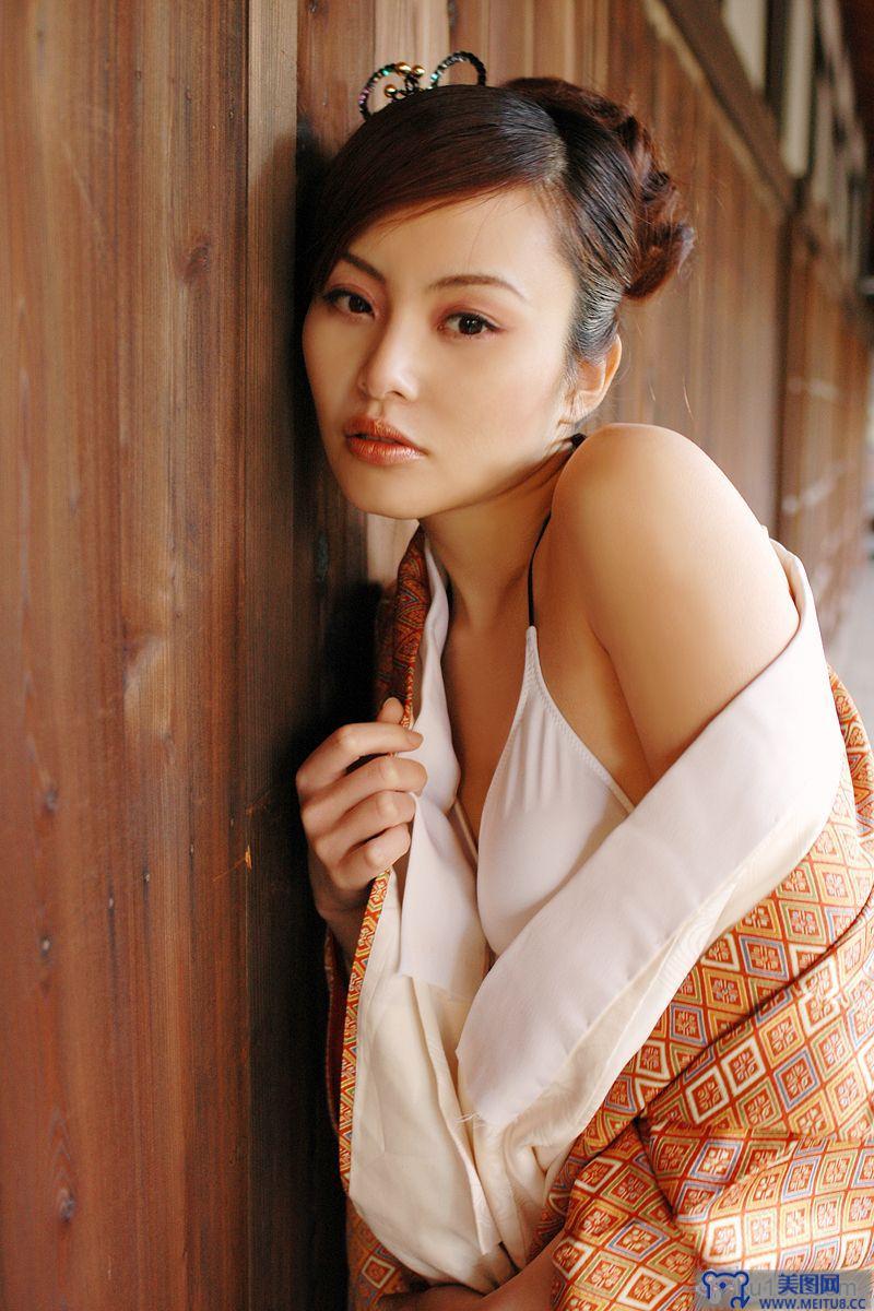 [For-side套图] 2006.12.08 Manami Morooka 諸岡愛美 艶 ～glossy～