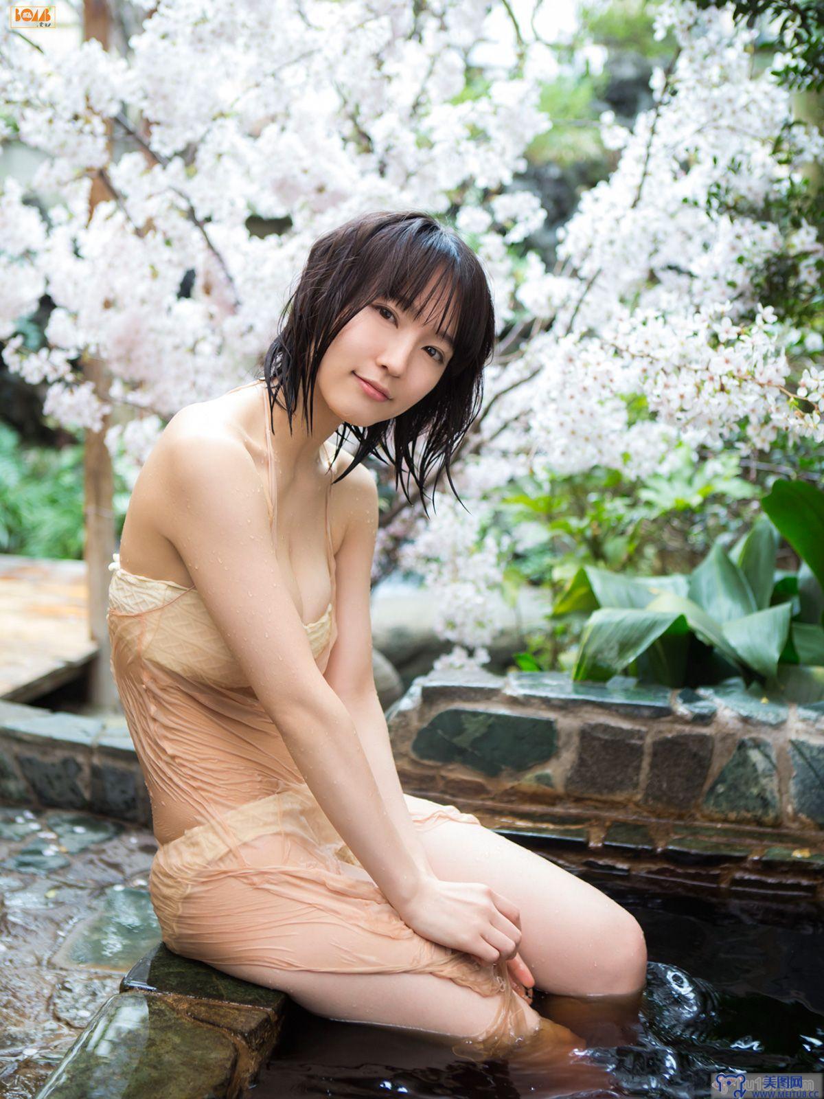 [Bomb.tv套图] GRAVURE Channel 2015年06月号 Riho Yoshioka 吉岡里帆