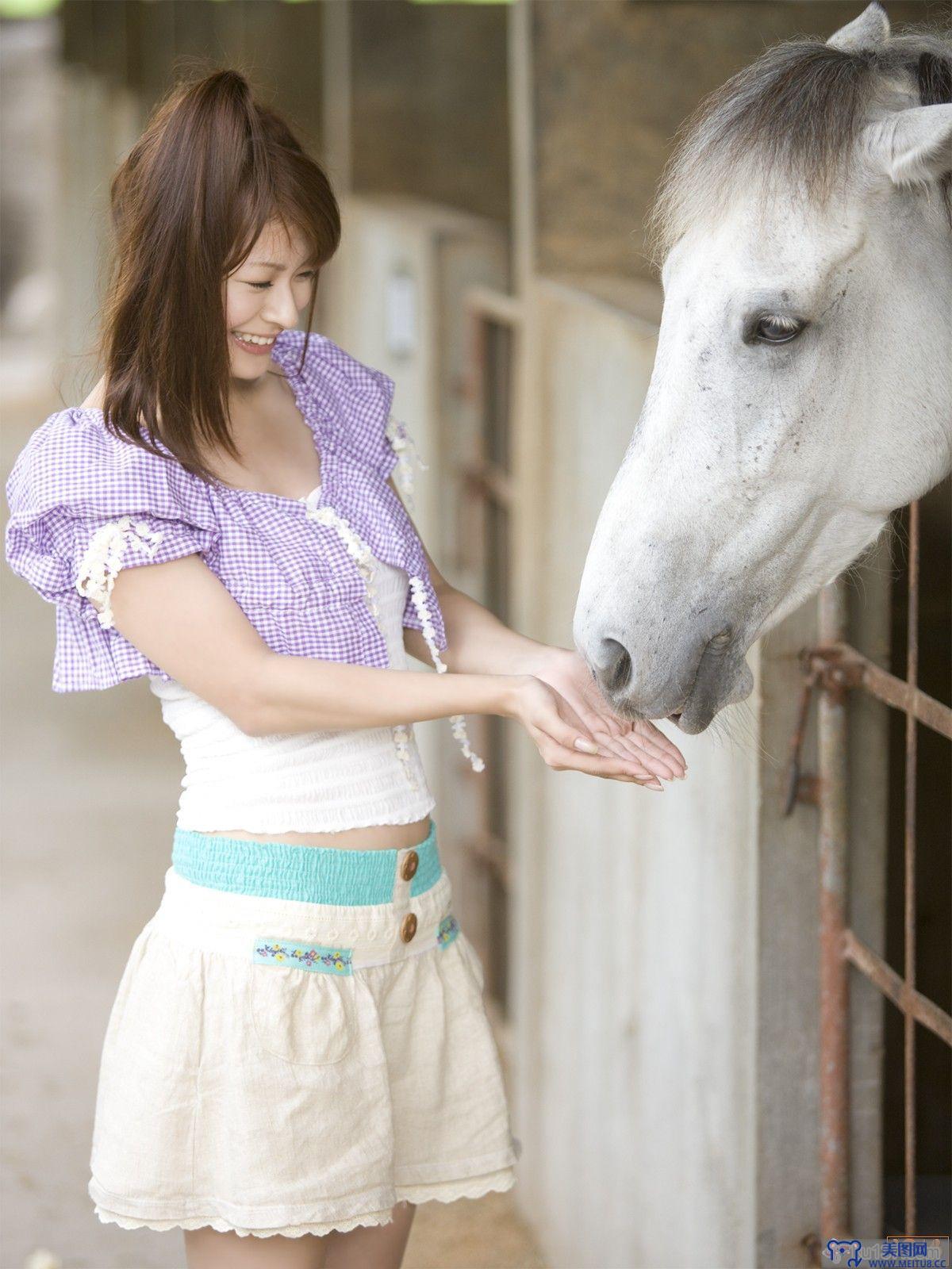 [Bomb.tv套图] 八田亜矢子 Ayako Hatta 日本性感美人