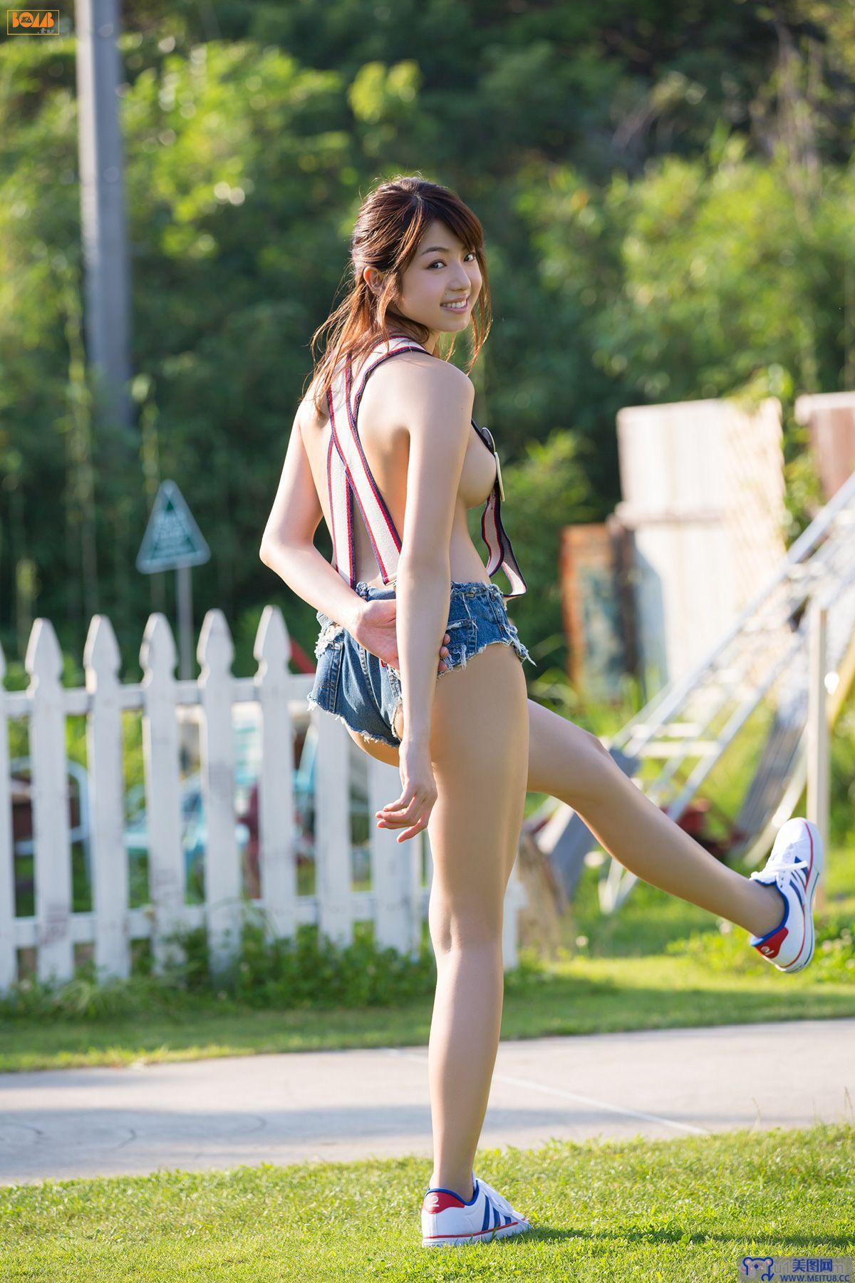 [Bomb.tv套图] 2013.11.01 GRAVURE Channel 2013年11月号 Shizuka Nakamura 中村静香