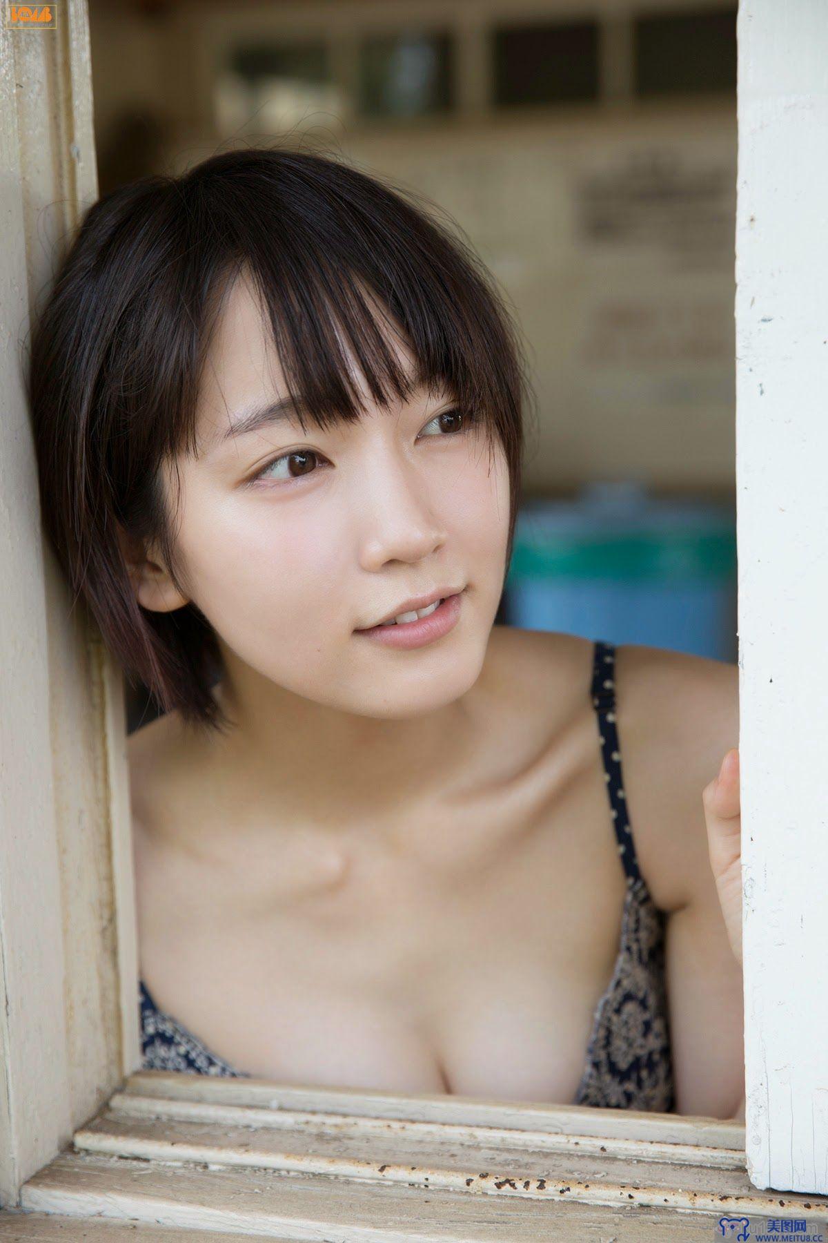 [Bomb.tv套图] 2014年10月号GRAVURE Channel Riho Yoshioka 吉岡里帆