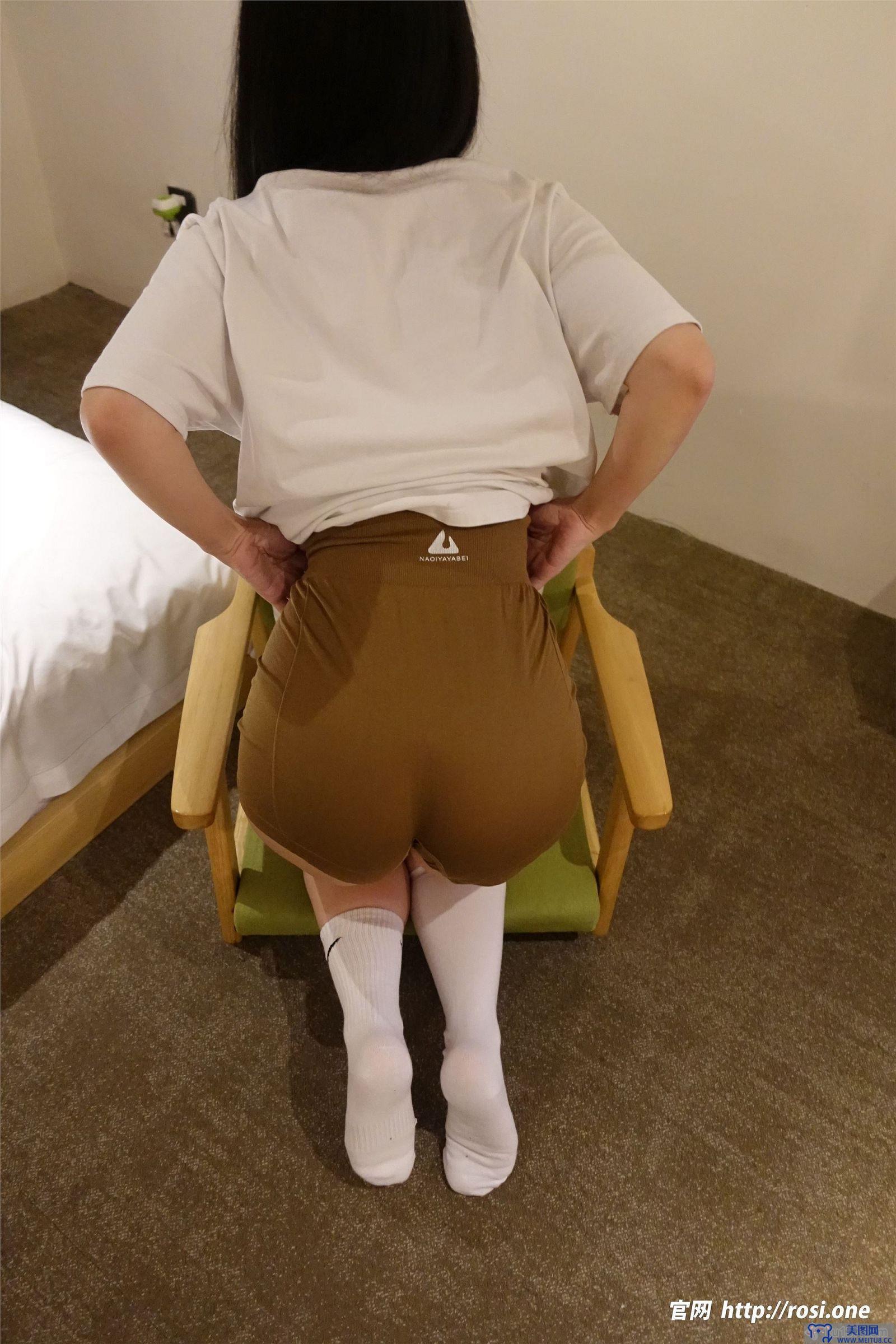 [ROSI美女图]2023.07.17 NO.4242