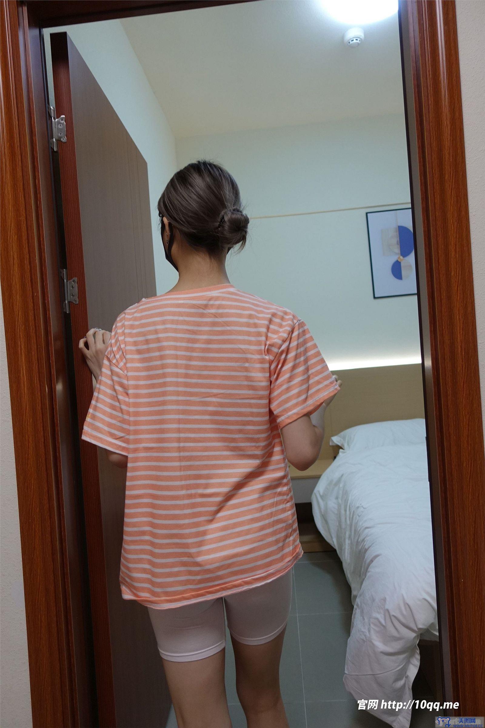 [ROSI美女图]口罩系列 2024.03.21 NO.2839